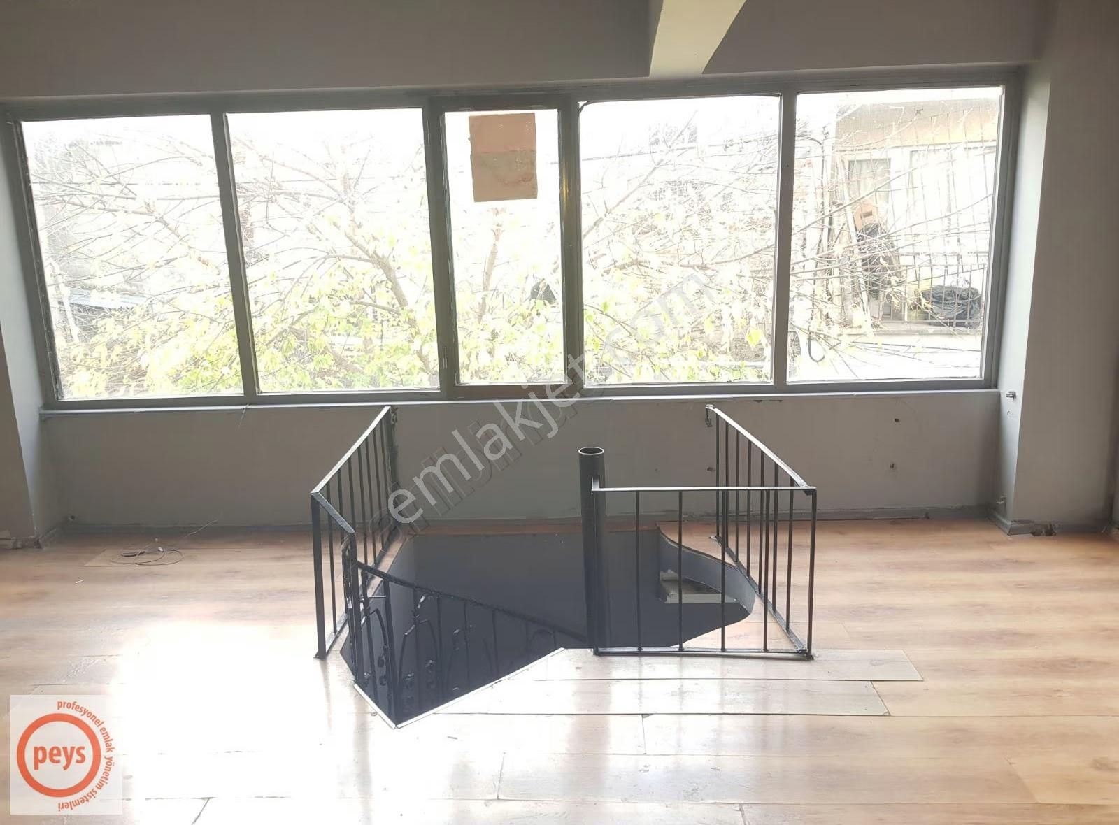 Cadde Üstü Köşe Konumda Çift Katlı Fırsat Mağaza - Görsel 16