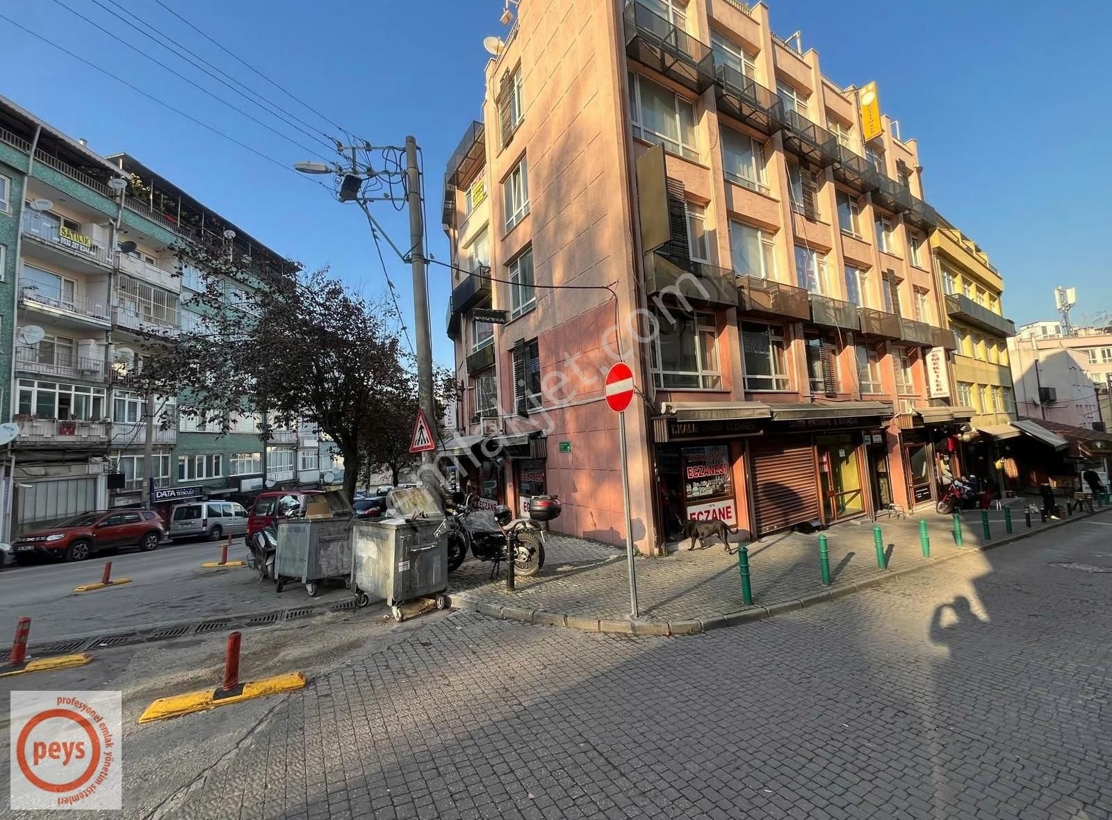 Tahtakale'de Ticari Sinerjinin Merkezinde Kiralık Depolu Dükkan