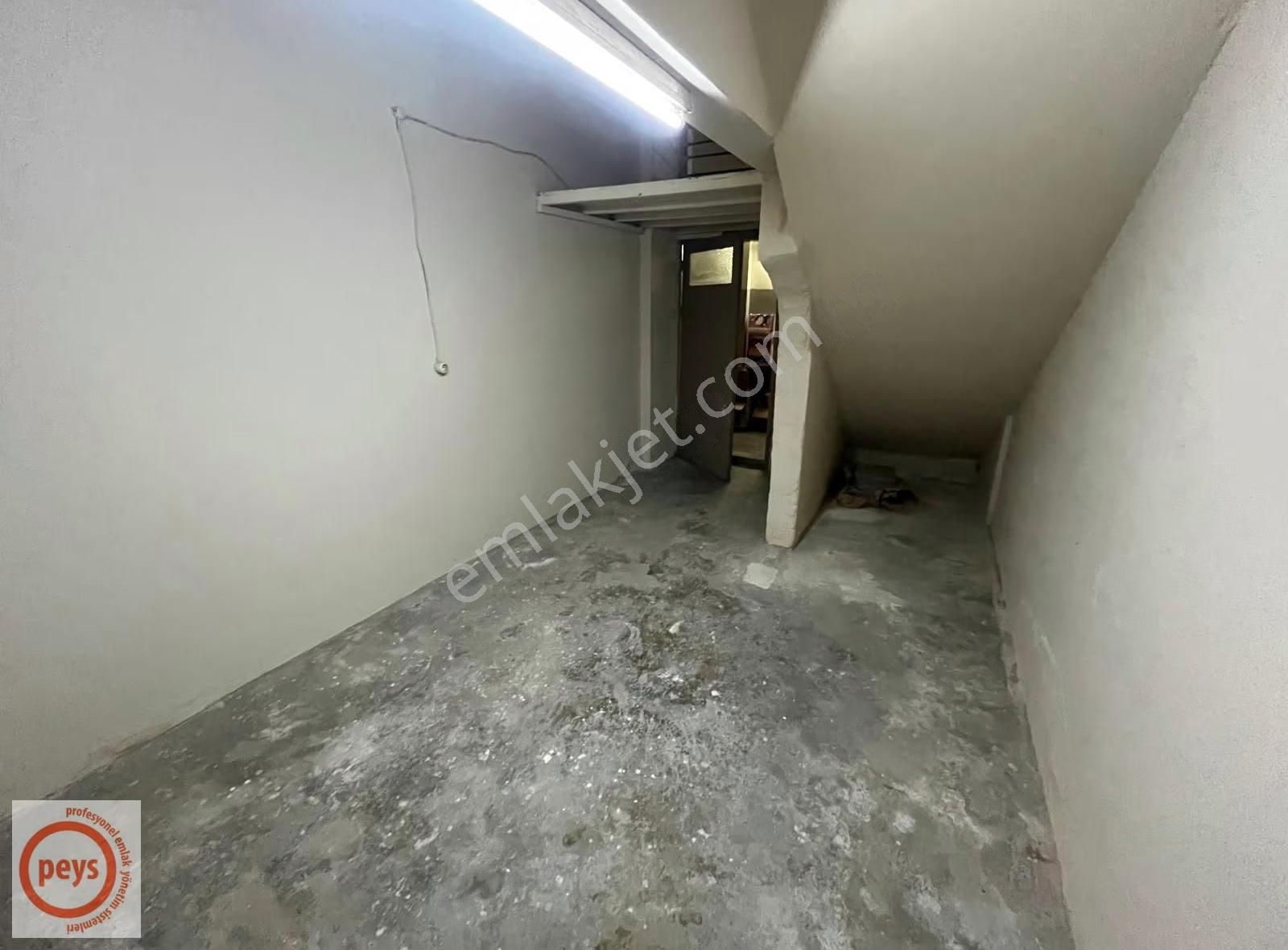 Tahtakale'de Ticari Sinerjinin Merkezinde Kiralık Depolu Dükkan - Görsel 10