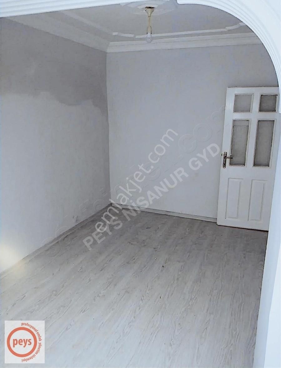 Altıparmak'ta Müstakil Bahçeli İçi Yapılı Kelepir Daire - Görsel 16