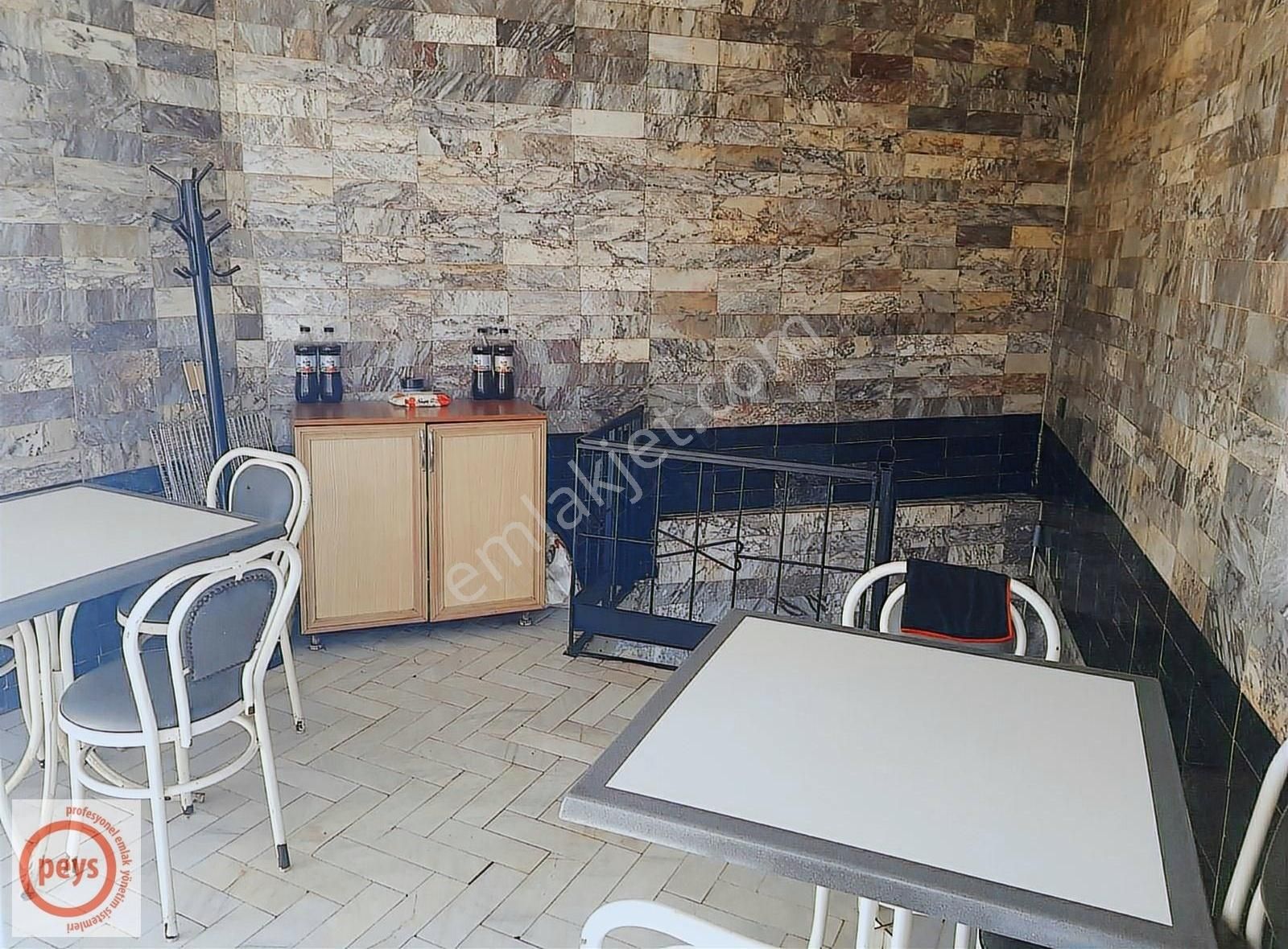 Tahtakale'de 2 Katlı Yüksek Cirolu Közde Piliç Restaurant - Görsel 15