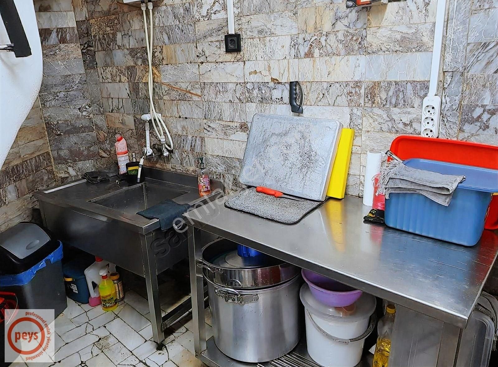 Tahtakale'de 2 Katlı Yüksek Cirolu Közde Piliç Restaurant - Görsel 20