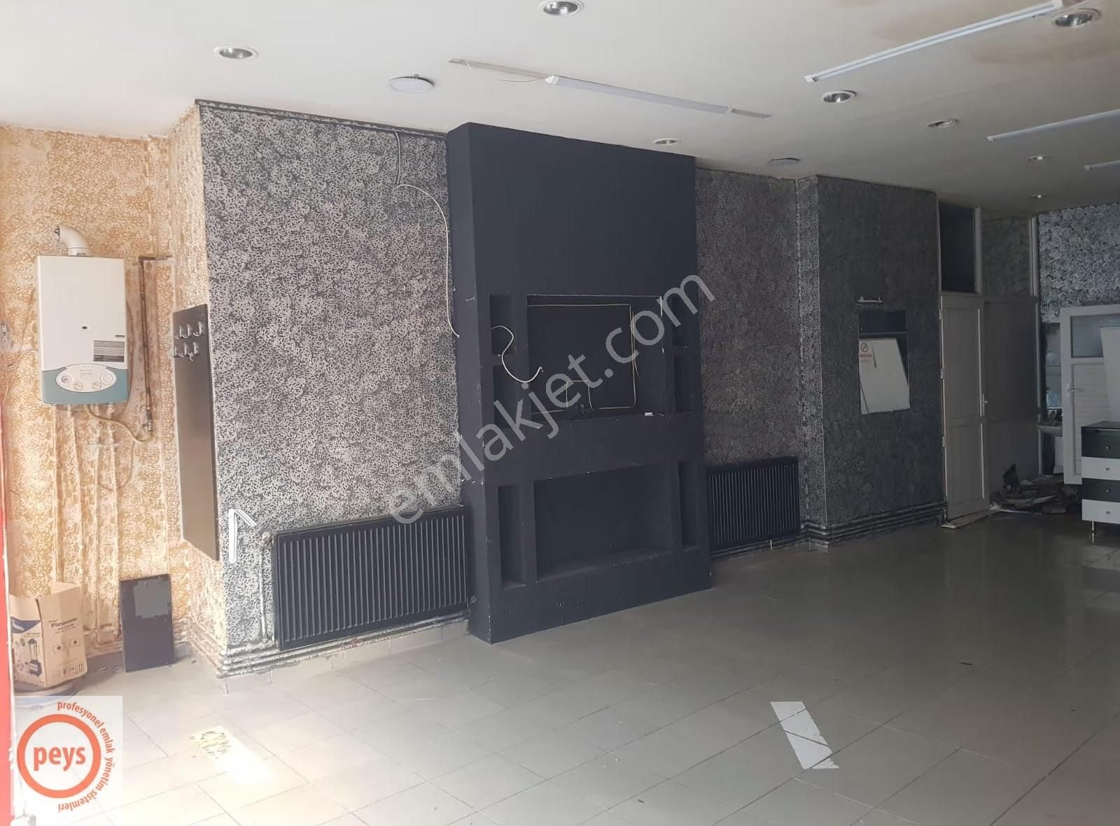 Bursalı Tahir Caddesinde Her İş Koluna Uygun Kiralık Mağaza - Görsel 4