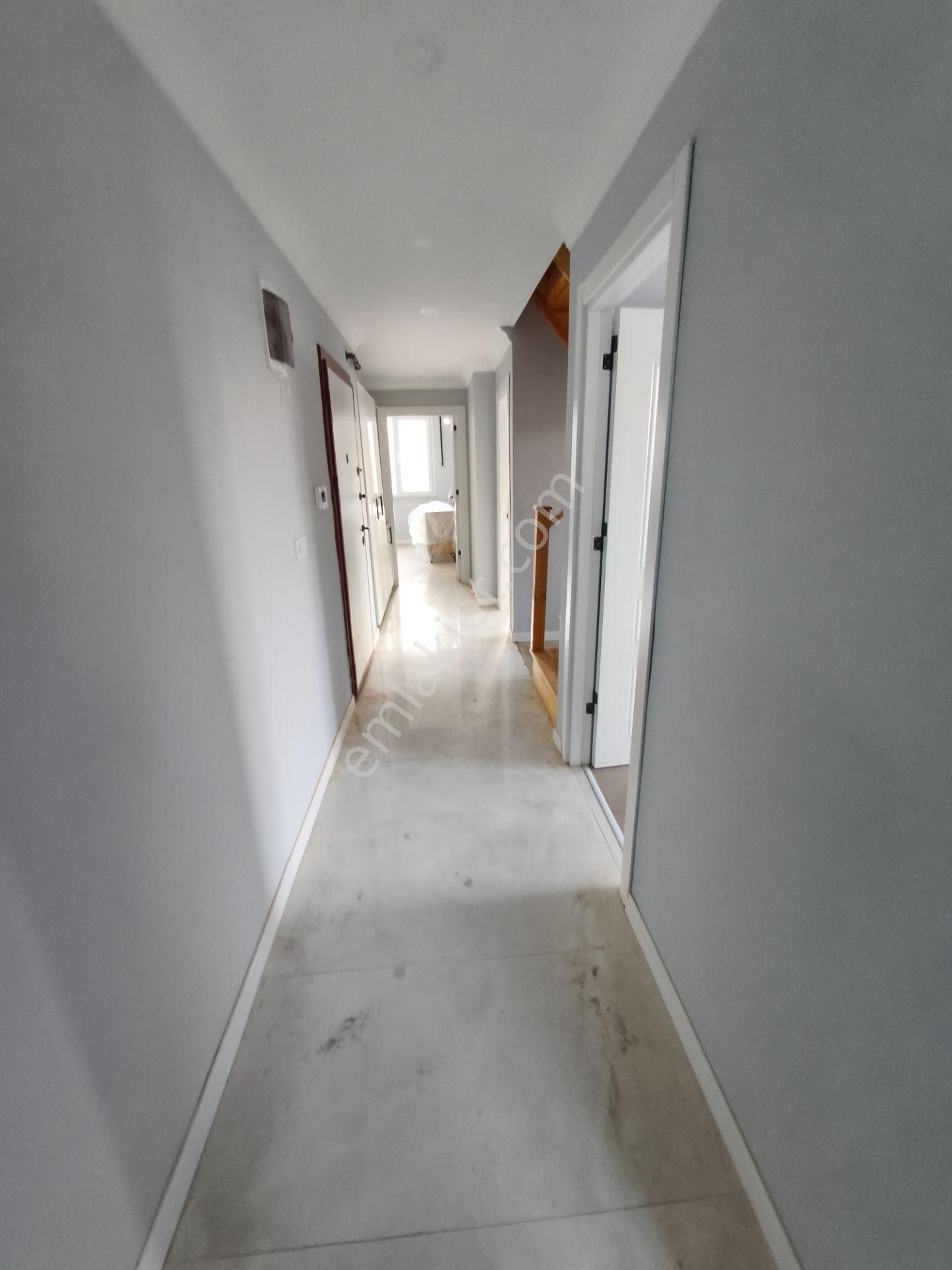 Sancaktepe Ortadağda Satılık 240 M.6+1 Üst Düblx Daire - Görsel 19