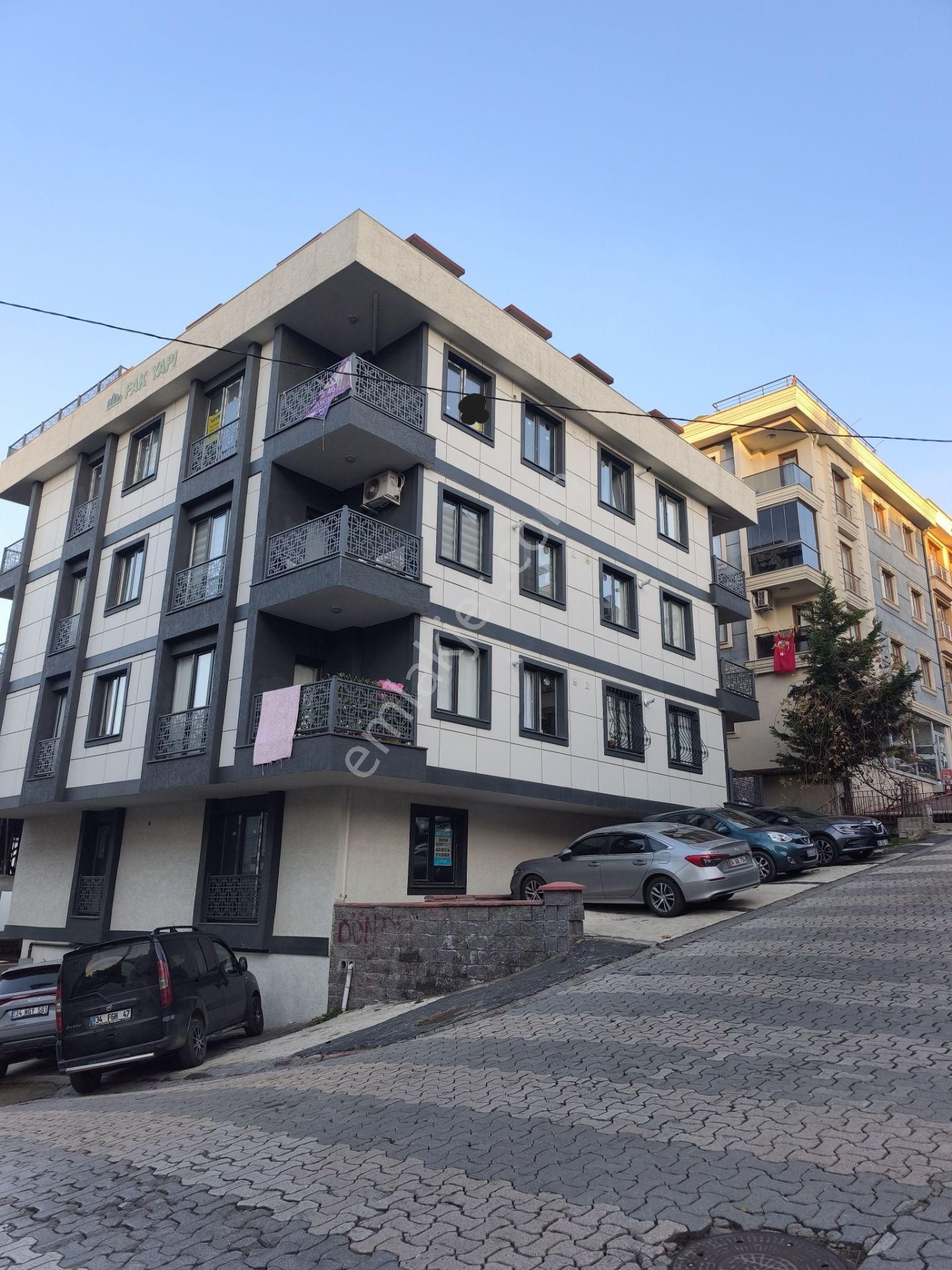 Sancaktepe Ortadağda Satılık 240 M.6+1 Üst Düblx Daire