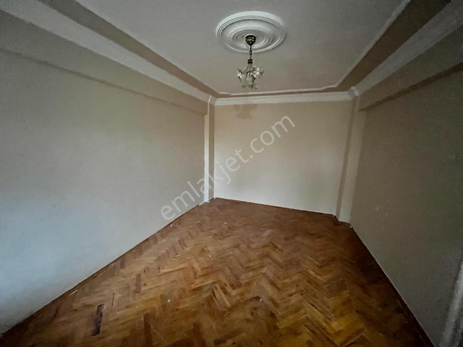 Yeşilyurt Merkezde Konumuyla Öne Çıkan 3+1 Arakat Daire - Görsel 2