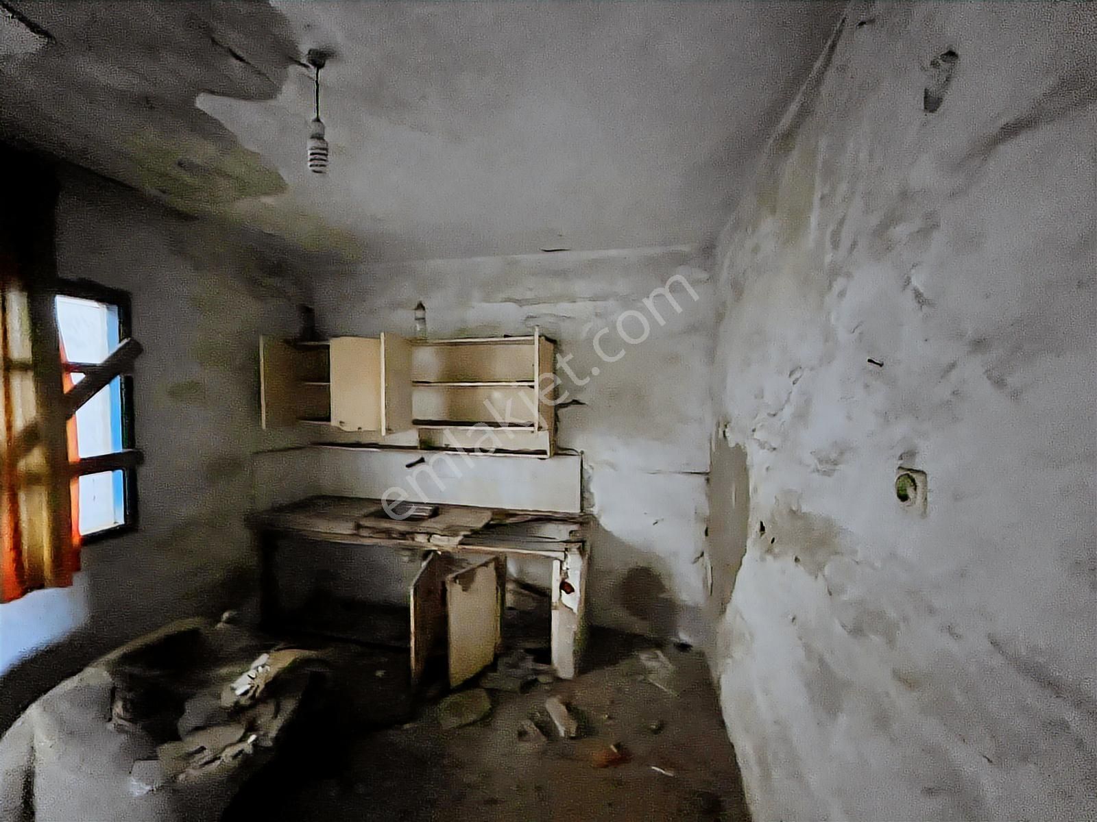 Şehir İçi Konforuyla Tadilatlık Avlulu Ev Fırsatı - Görsel 9