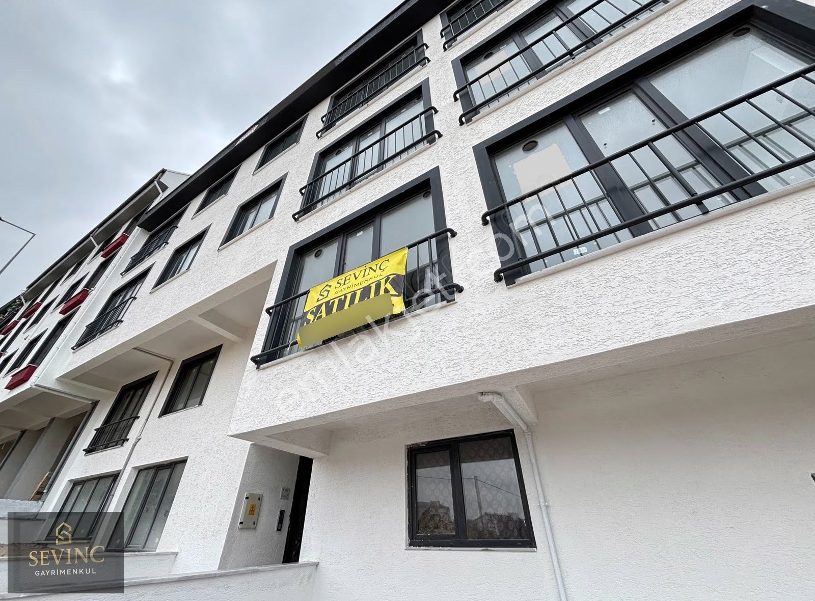 Sevinç'ten Yeni Mahallede Tamamen Cephesi Açık 1+1 Satılık Daire - Görsel 19