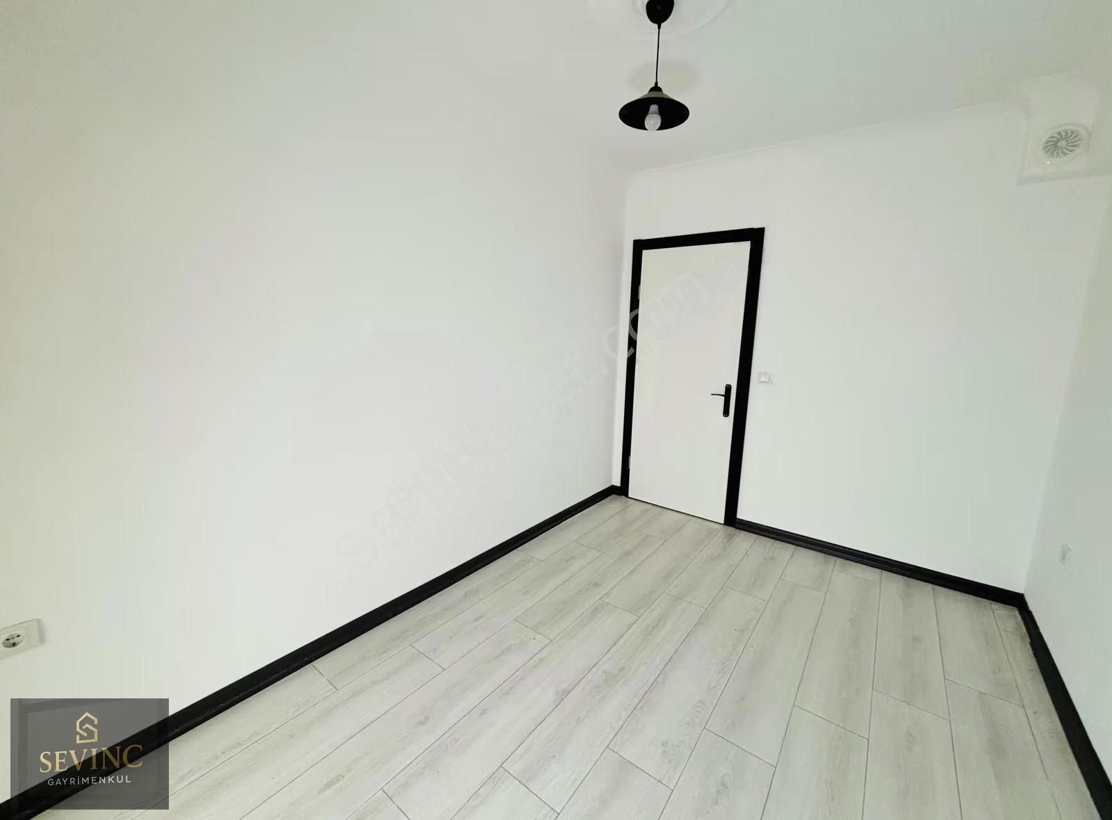 Sevinç'ten Erdek Asfaltı Yanı Ara Kat Balkonlu Kiralık Daire - Görsel 2