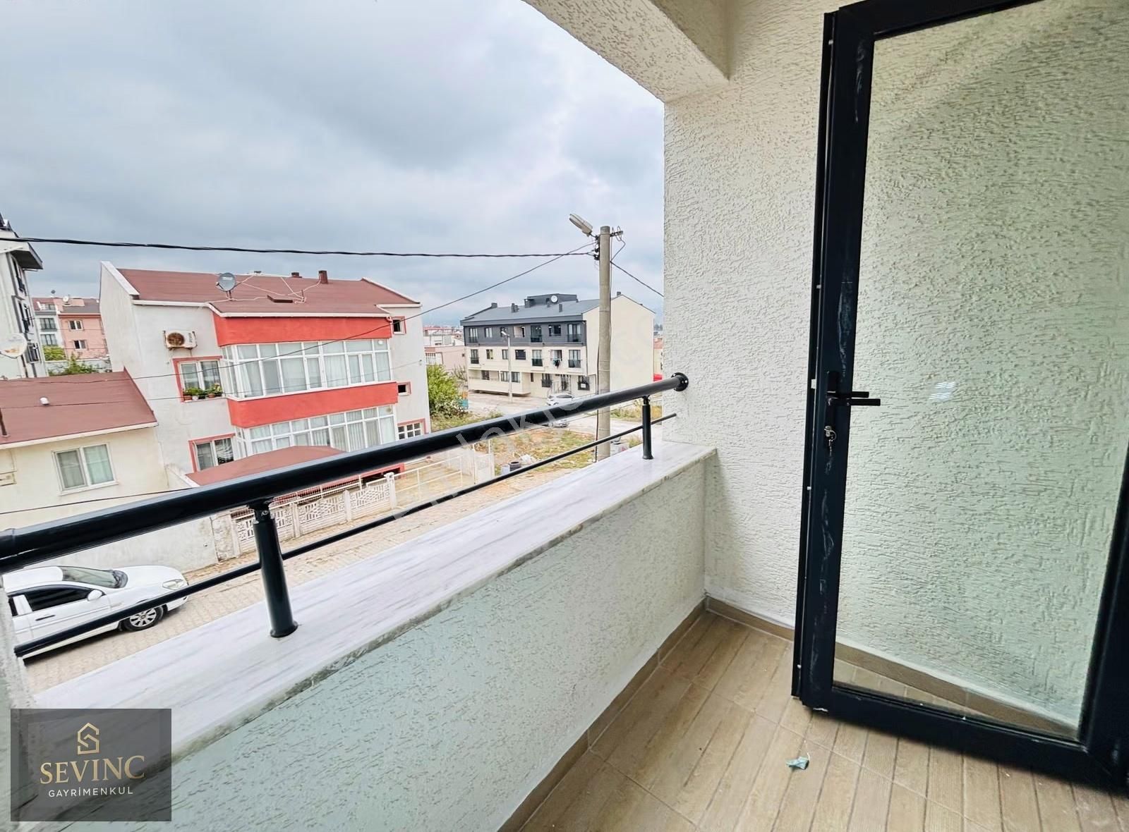 Sevinç'ten Erdek Asfaltı Yanı Ara Kat Balkonlu Kiralık Daire - Görsel 8