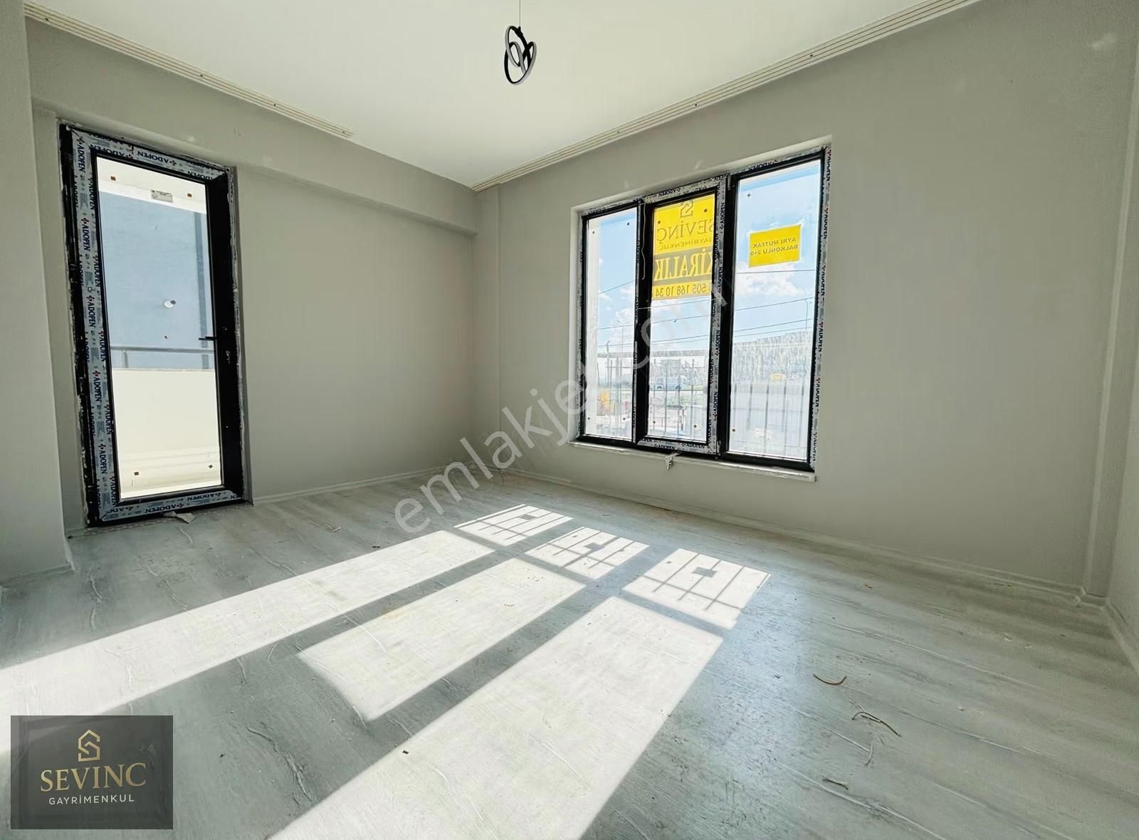 Sevinç'ten Hastane Ve Üniversite Karşısı Çift Balkonlu 2+0 Daire - Görsel 33