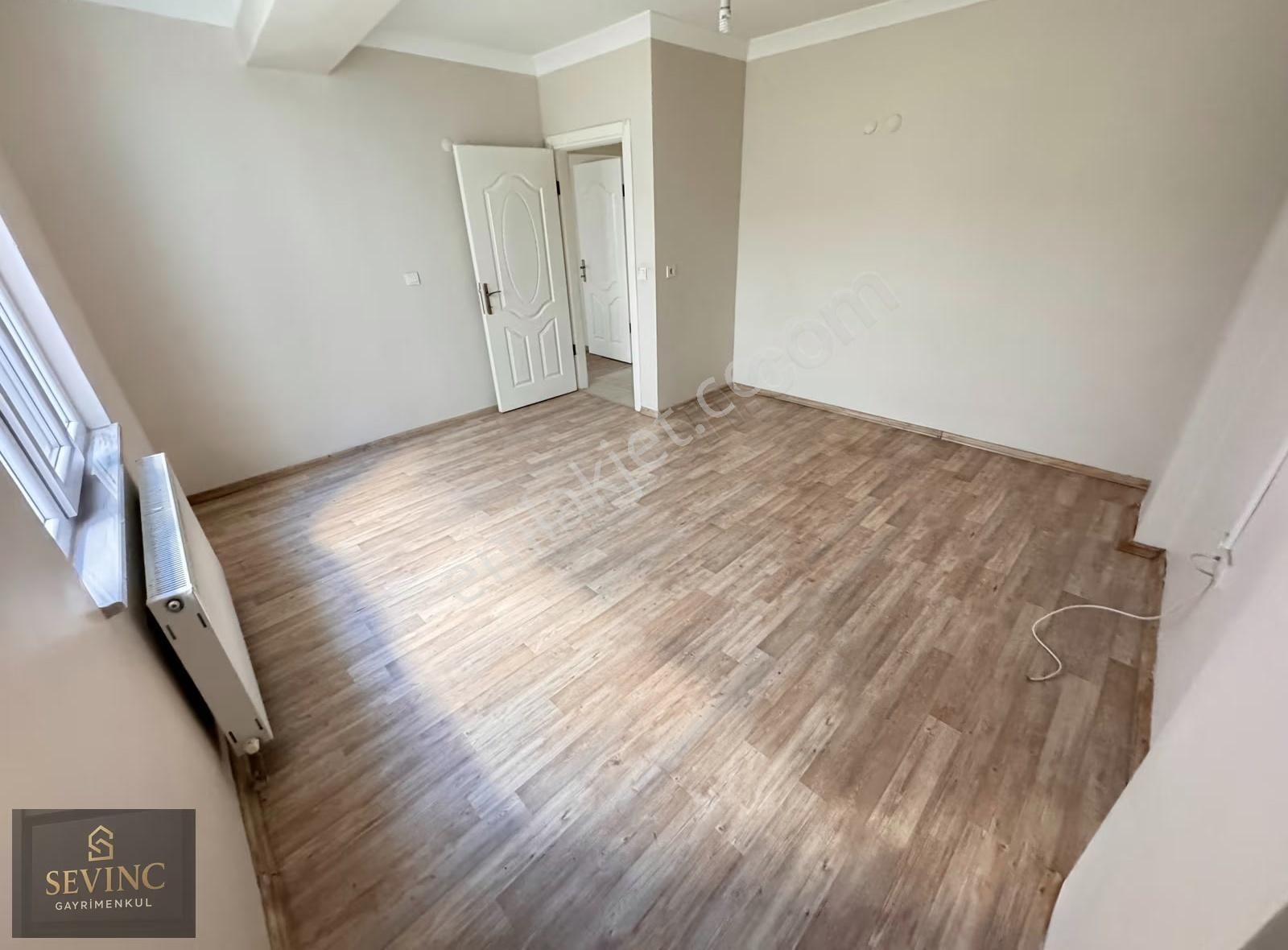 Sevinç'ten Hürriyet Parkında Cumartesi Pazarına Yakın 2+1 90m² - Görsel 2