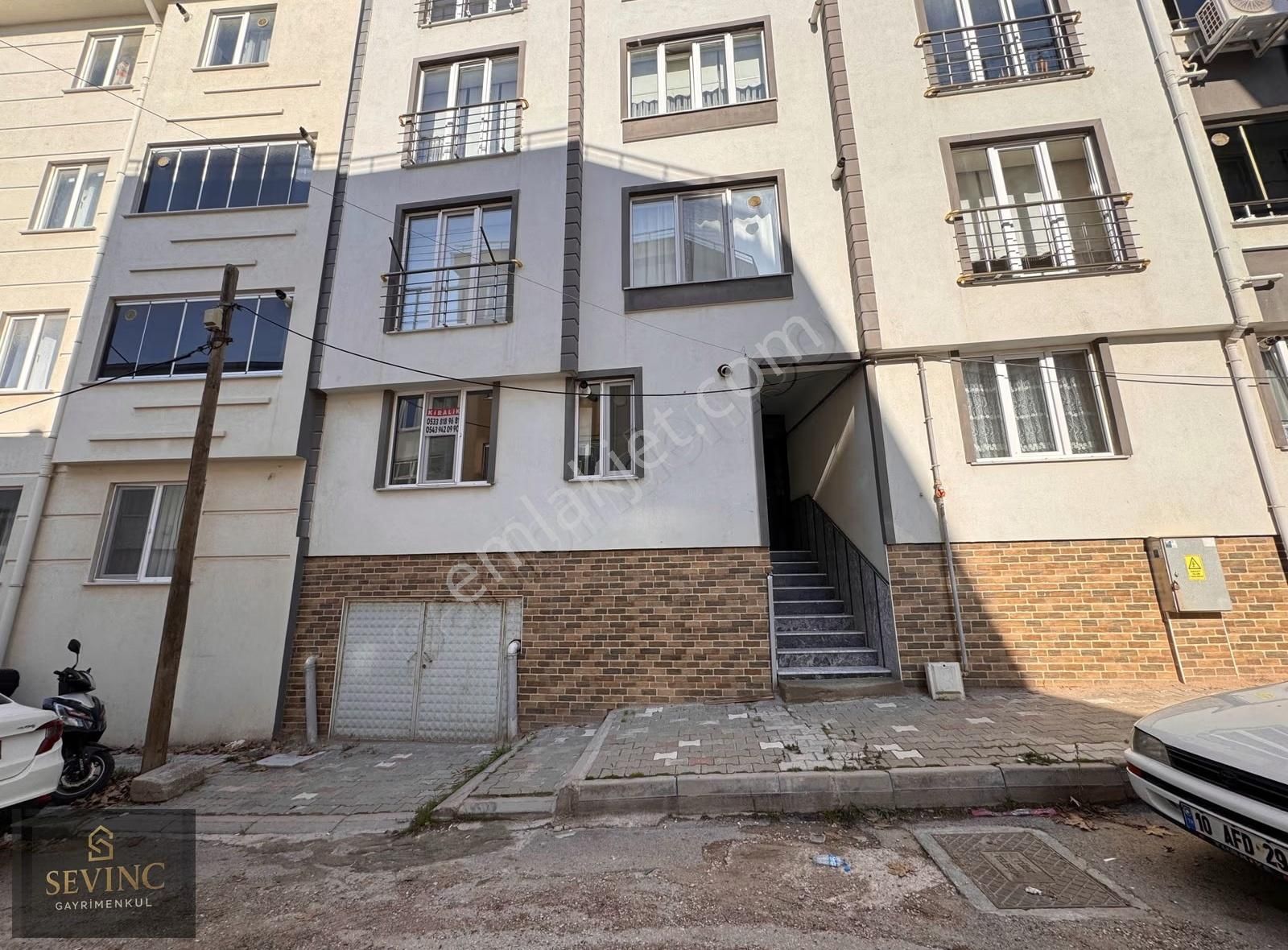 Sevinç'ten Hürriyet Parkında Cumartesi Pazarına Yakın 2+1 90m² - Görsel 4