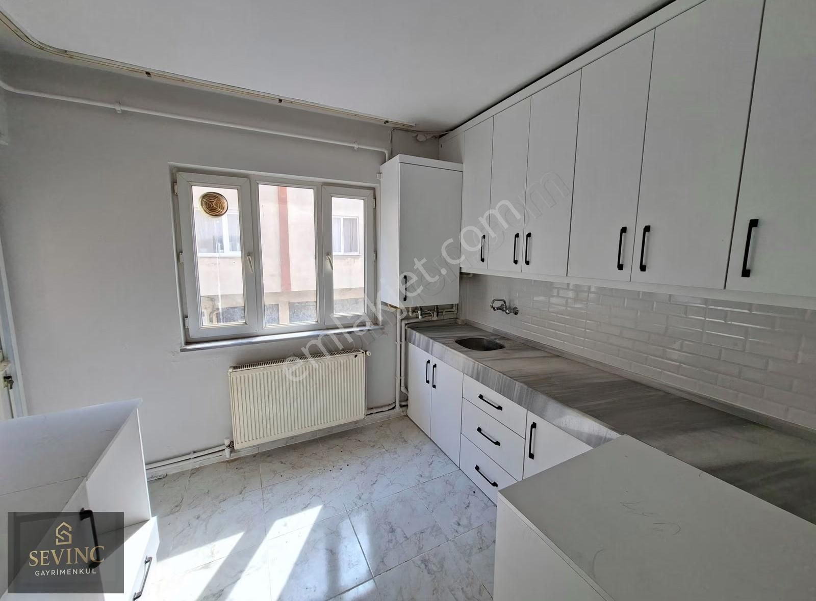 Sevinç'ten 17 Eylül Mahallesinde Fatih Ortaokulun'a Yakın 2+1 - Görsel 5