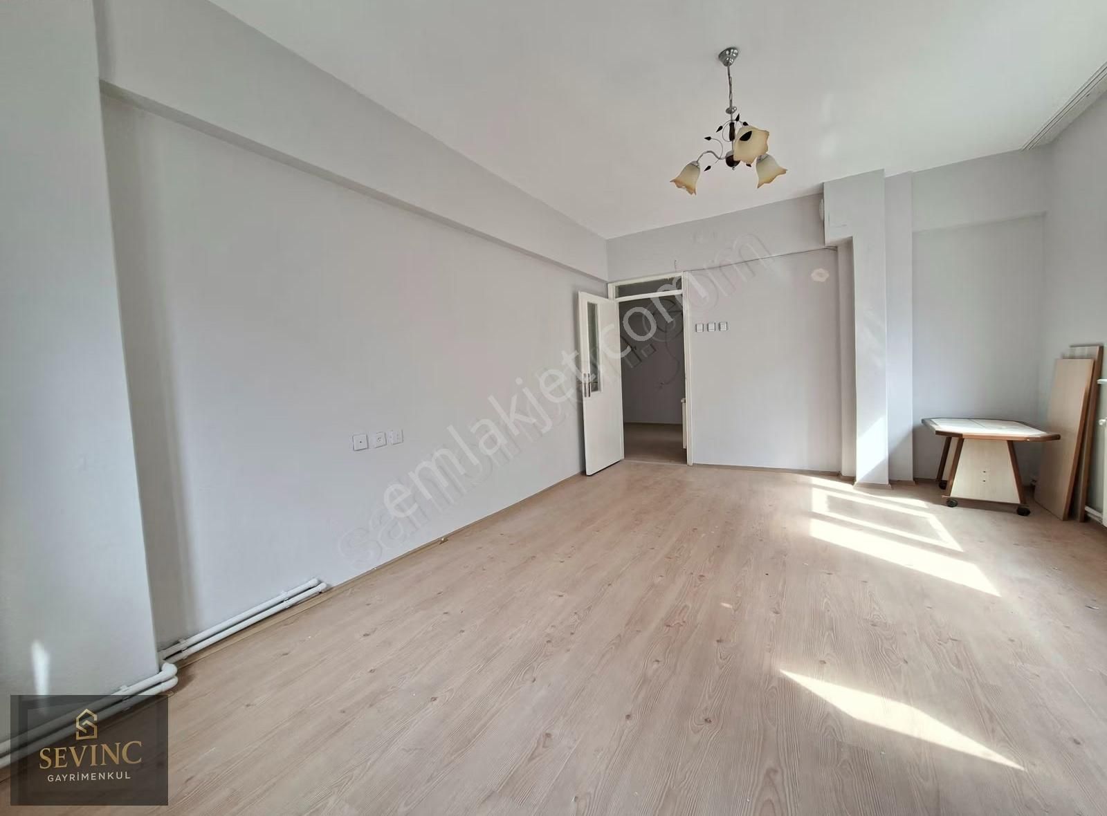 Sevinç'ten 17 Eylül Mahallesinde Fatih Ortaokulun'a Yakın 2+1 - Görsel 8