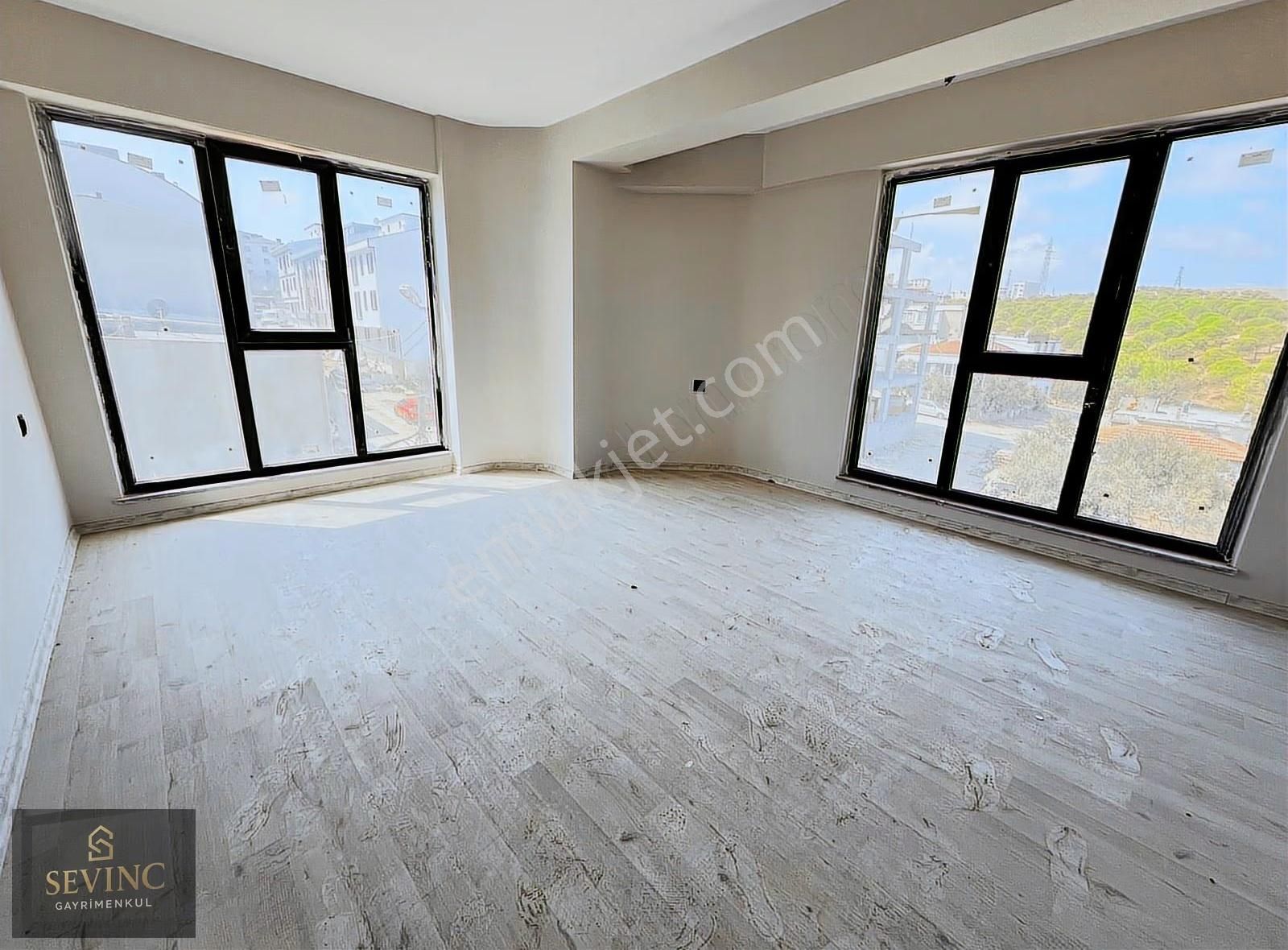 Sevinç'ten Yeni Mahallede Geniş Kullanım Alanlı 2+0 - Görsel 22