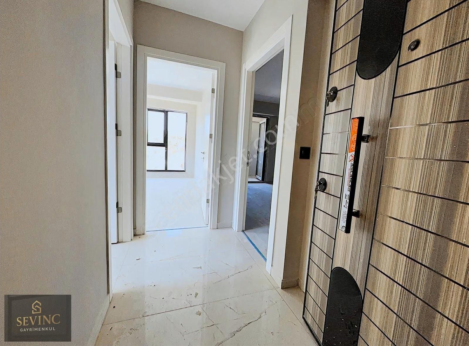 Sevinç'ten Yeni Mahallede Geniş Kullanım Alanlı 2+0 - Görsel 17