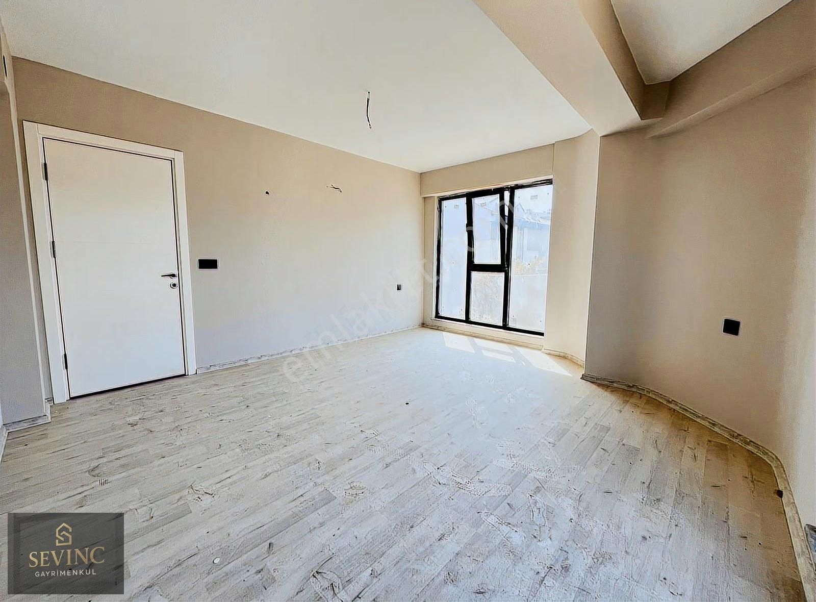 Sevinç'ten Yeni Mahallede Geniş Kullanım Alanlı 2+0 - Görsel 12