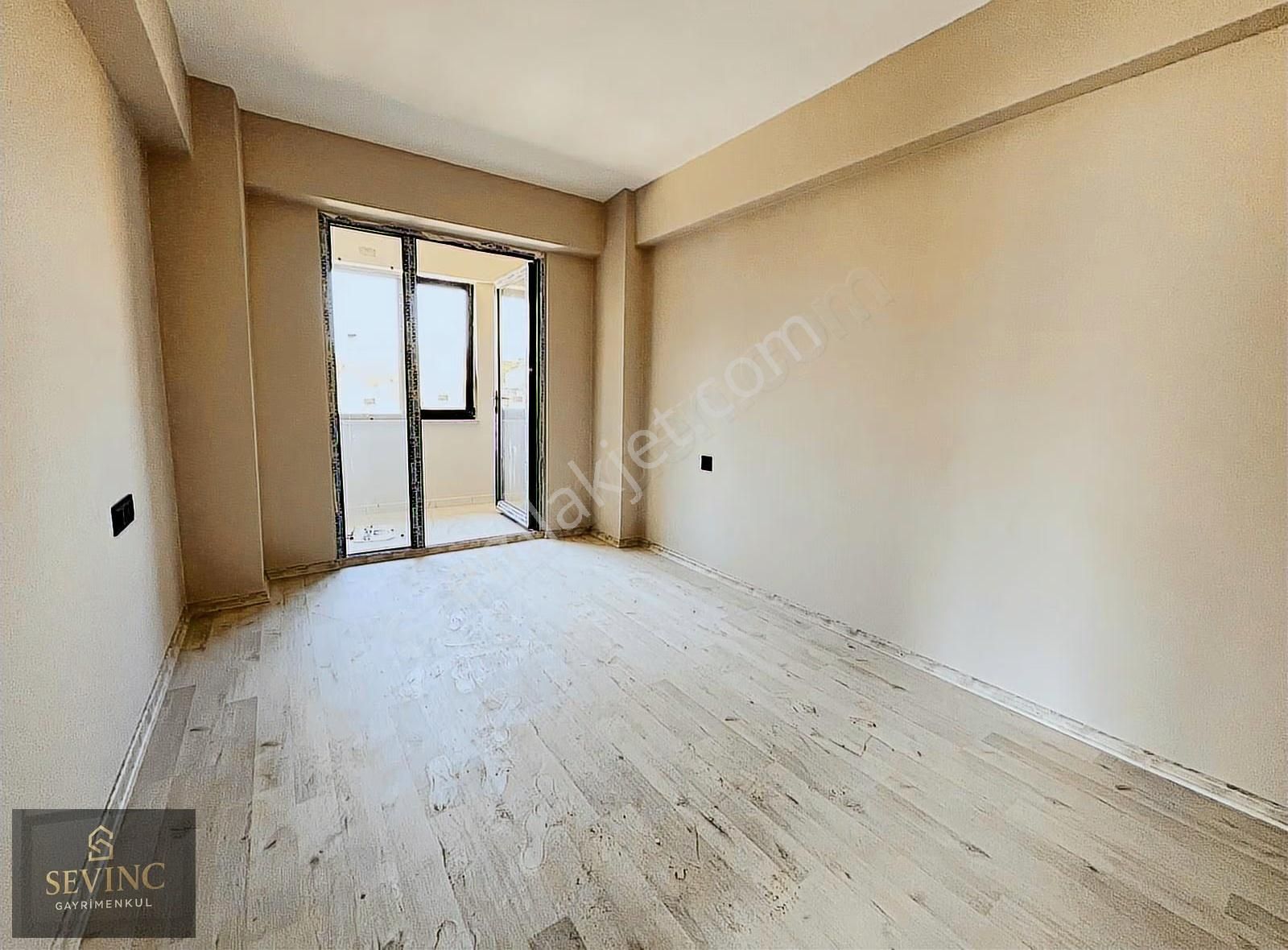 Sevinç'ten Yeni Mahallede Geniş Kullanım Alanlı 2+0 - Görsel 28