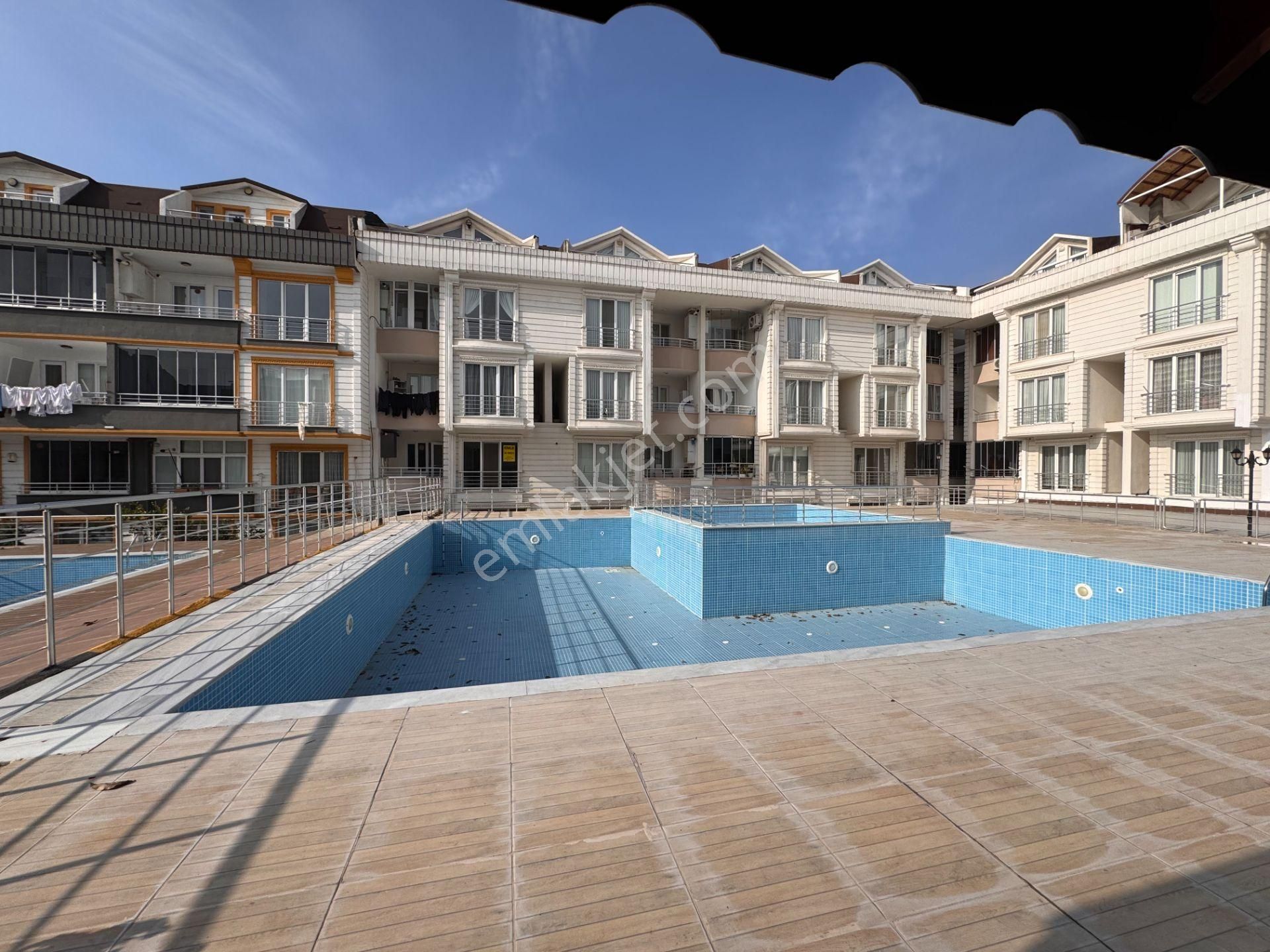 Sevinç'ten Havuzlu Bahçe Konaklarında 3+1 125m² Satılık Daire - Görsel 25
