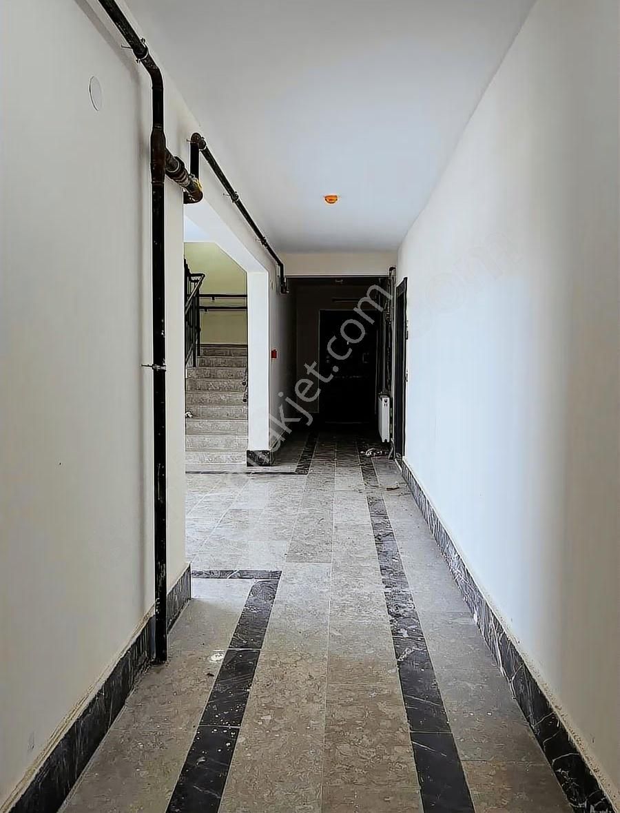 Gaziosmanpaşa Tokilerde Kiralık Arakat Sıfır 2+1 Daire - Görsel 5