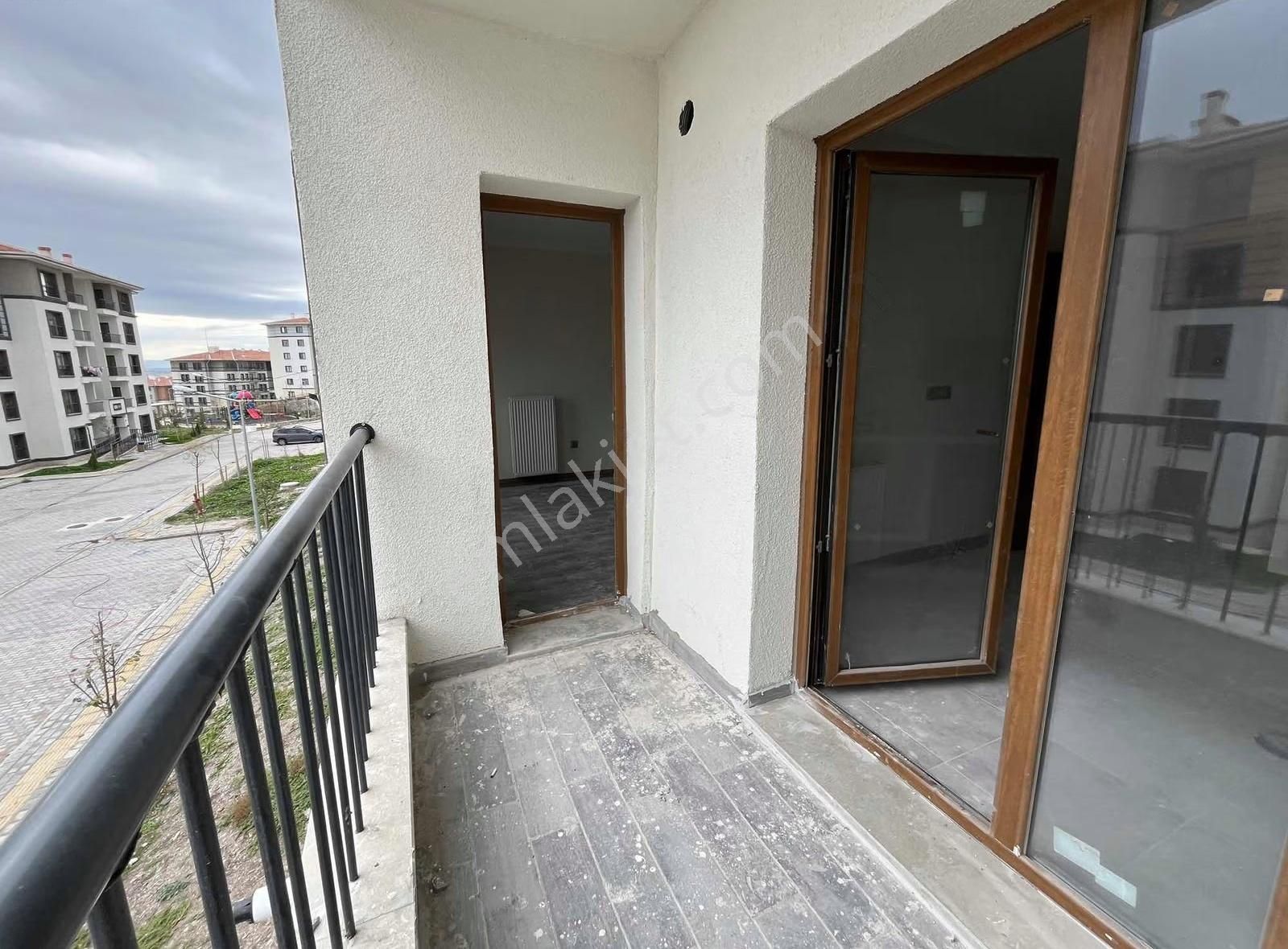 Gaziosmanpaşa Tokilerde Kiralık Arakat Sıfır 2+1 Daire - Görsel 14