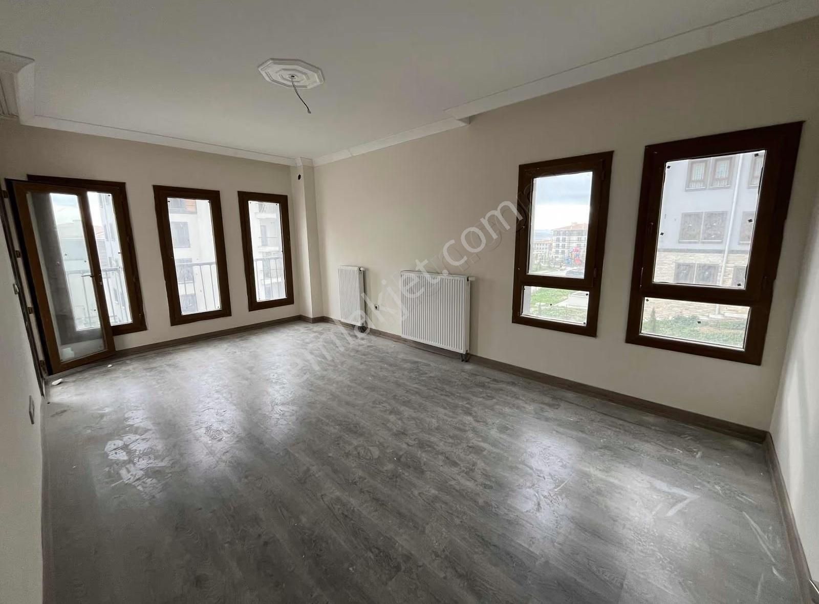 Gaziosmanpaşa Tokilerde Kiralık Arakat Sıfır 2+1 Daire