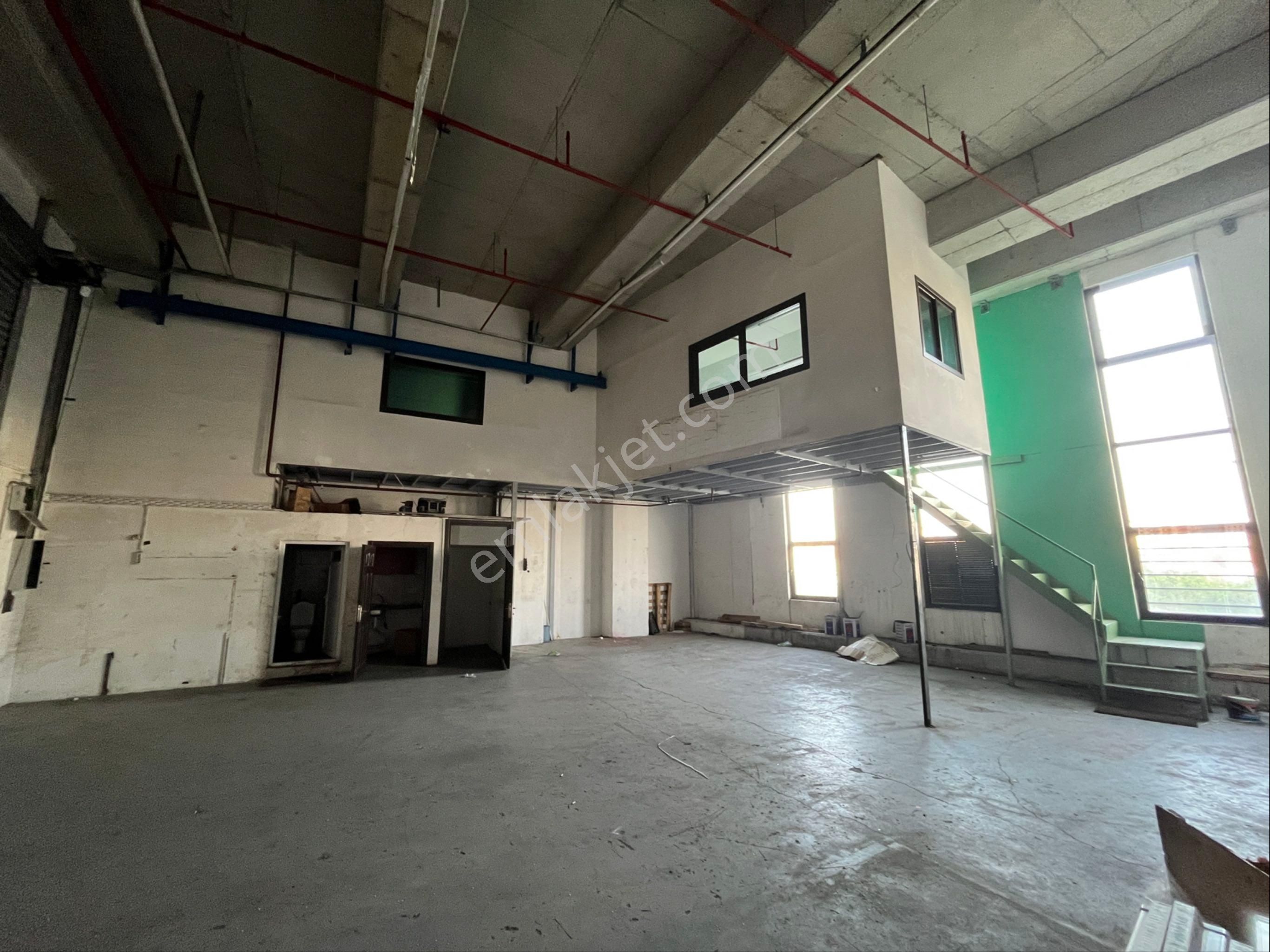 İkitelli Org Sanayi De 180m2 Tır Kamyon Yaklaşır 7m Tavan 50kw