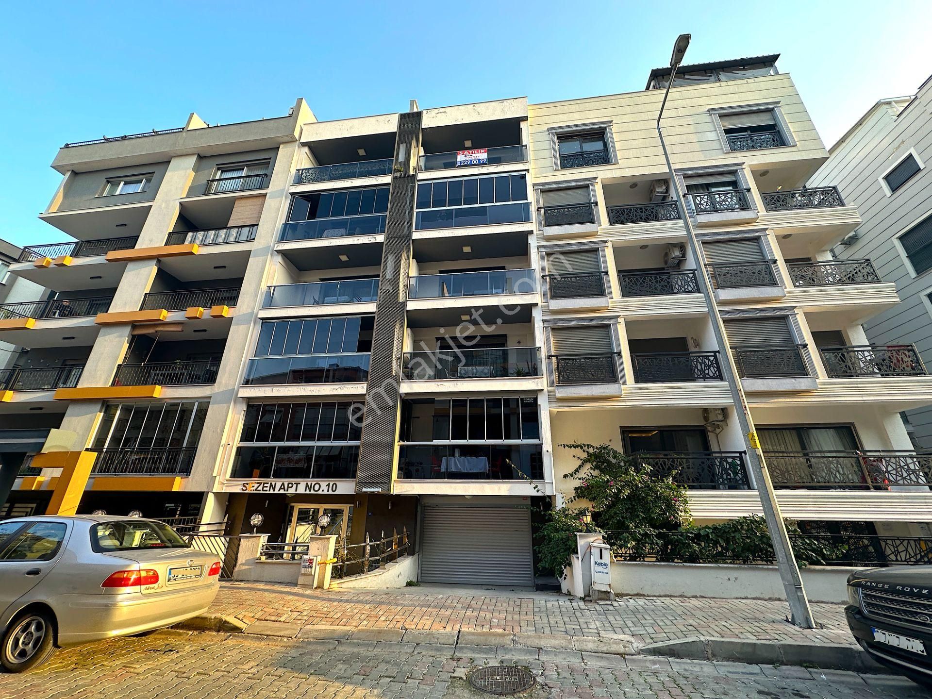 Bostanlı'da Teraslı Çok Geniş Satılık Lüks Dubleks Boş Daire