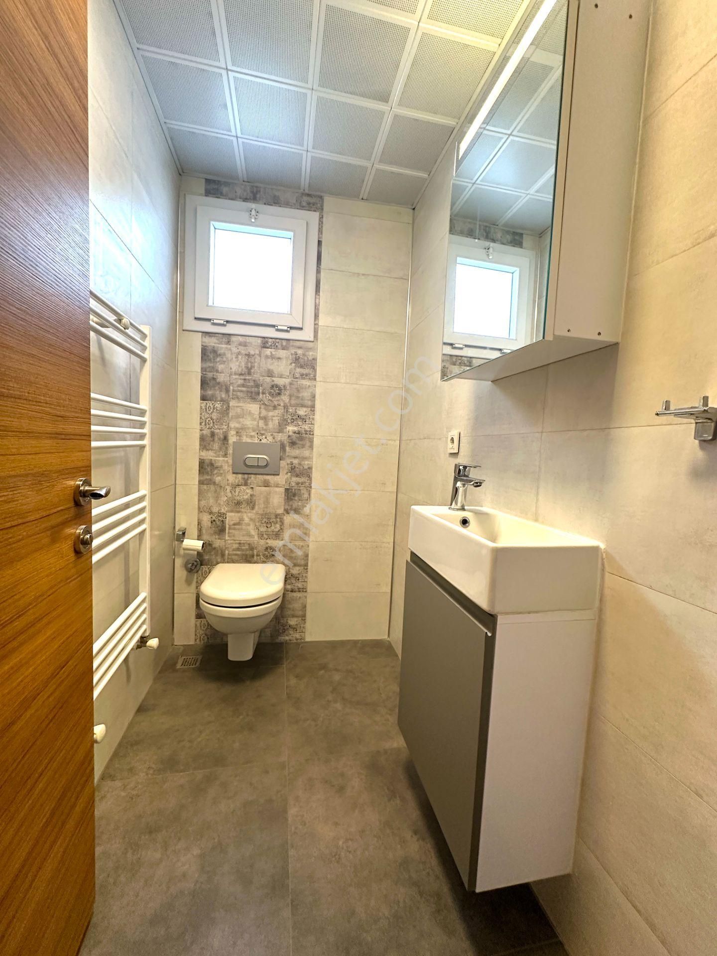 Bostanlı'da Teraslı Çok Geniş Satılık Lüks Dubleks Boş Daire - Görsel 25