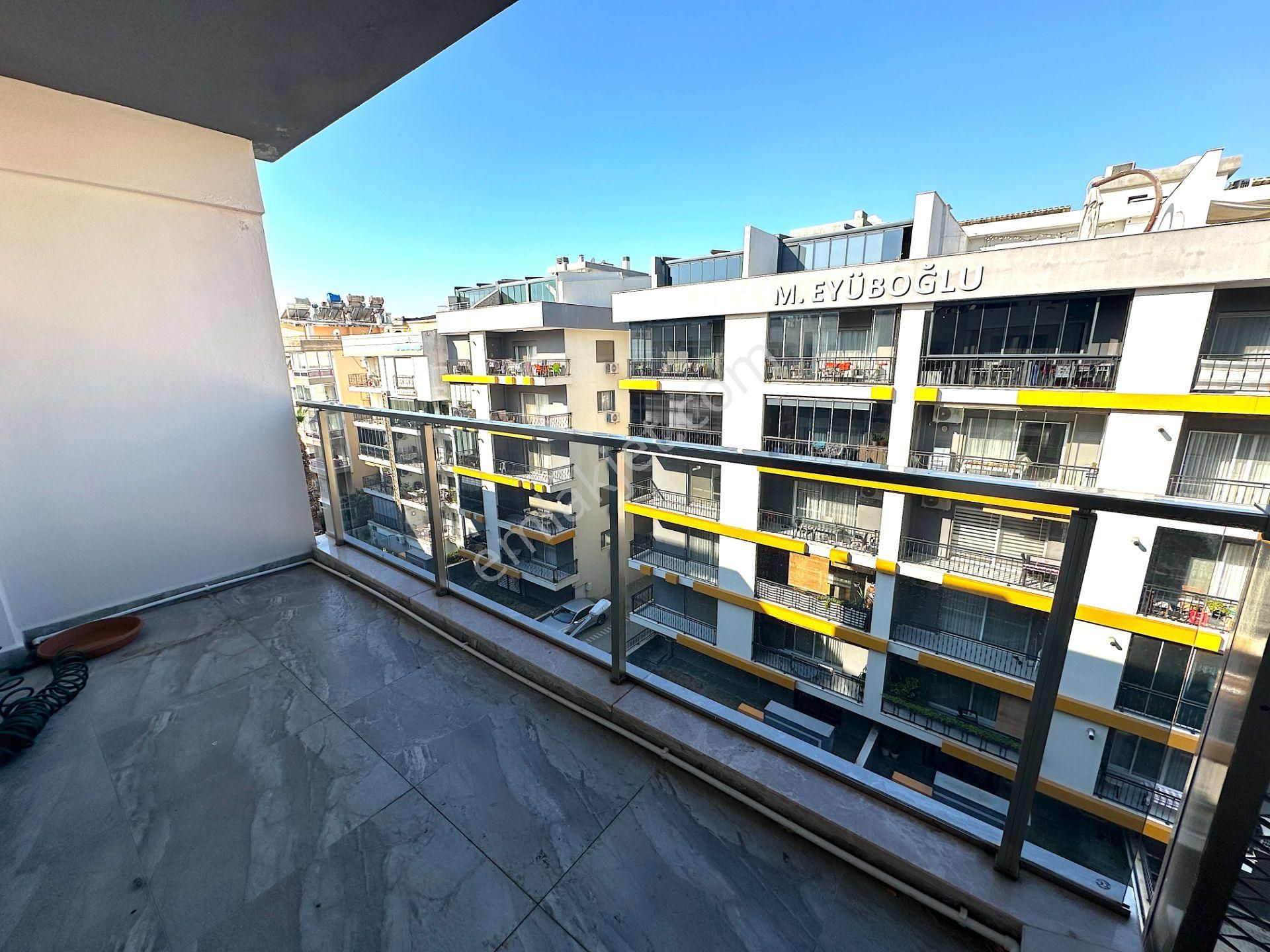 Bostanlı'da Teraslı Çok Geniş Satılık Lüks Dubleks Boş Daire - Görsel 8