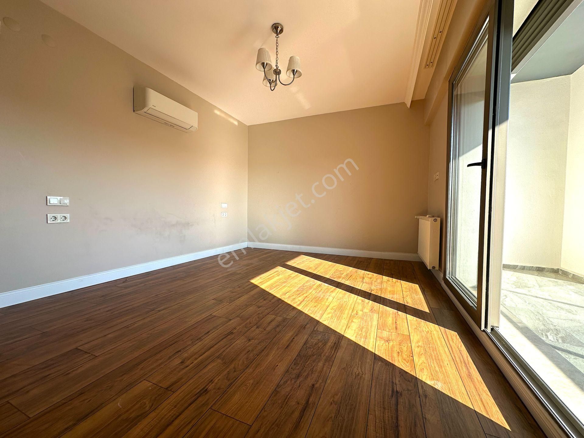 Bostanlı'da Teraslı Çok Geniş Satılık Lüks Dubleks Boş Daire - Görsel 15