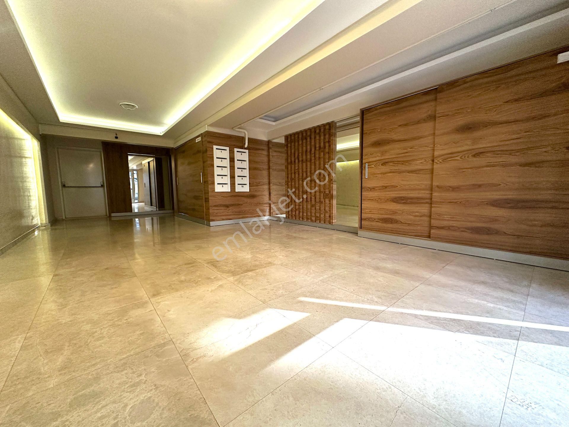 Bostanlı'da Teraslı Çok Geniş Satılık Lüks Dubleks Boş Daire - Görsel 4