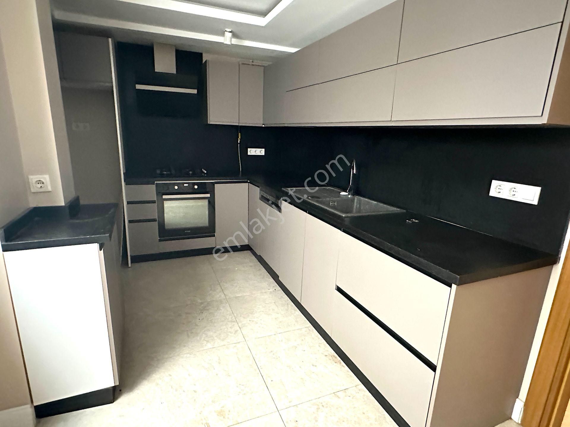 Bostanlı'da Teraslı Çok Geniş Satılık Lüks Dubleks Boş Daire - Görsel 11