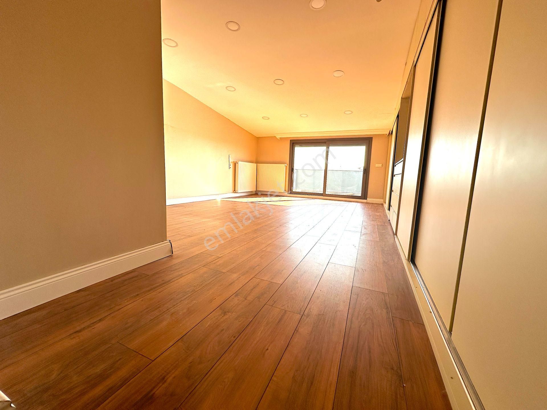 Bostanlı'da Teraslı Çok Geniş Satılık Lüks Dubleks Boş Daire - Görsel 26