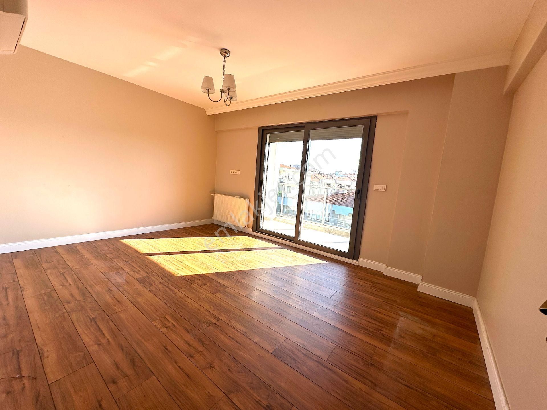 Bostanlı'da Teraslı Çok Geniş Satılık Lüks Dubleks Boş Daire - Görsel 13