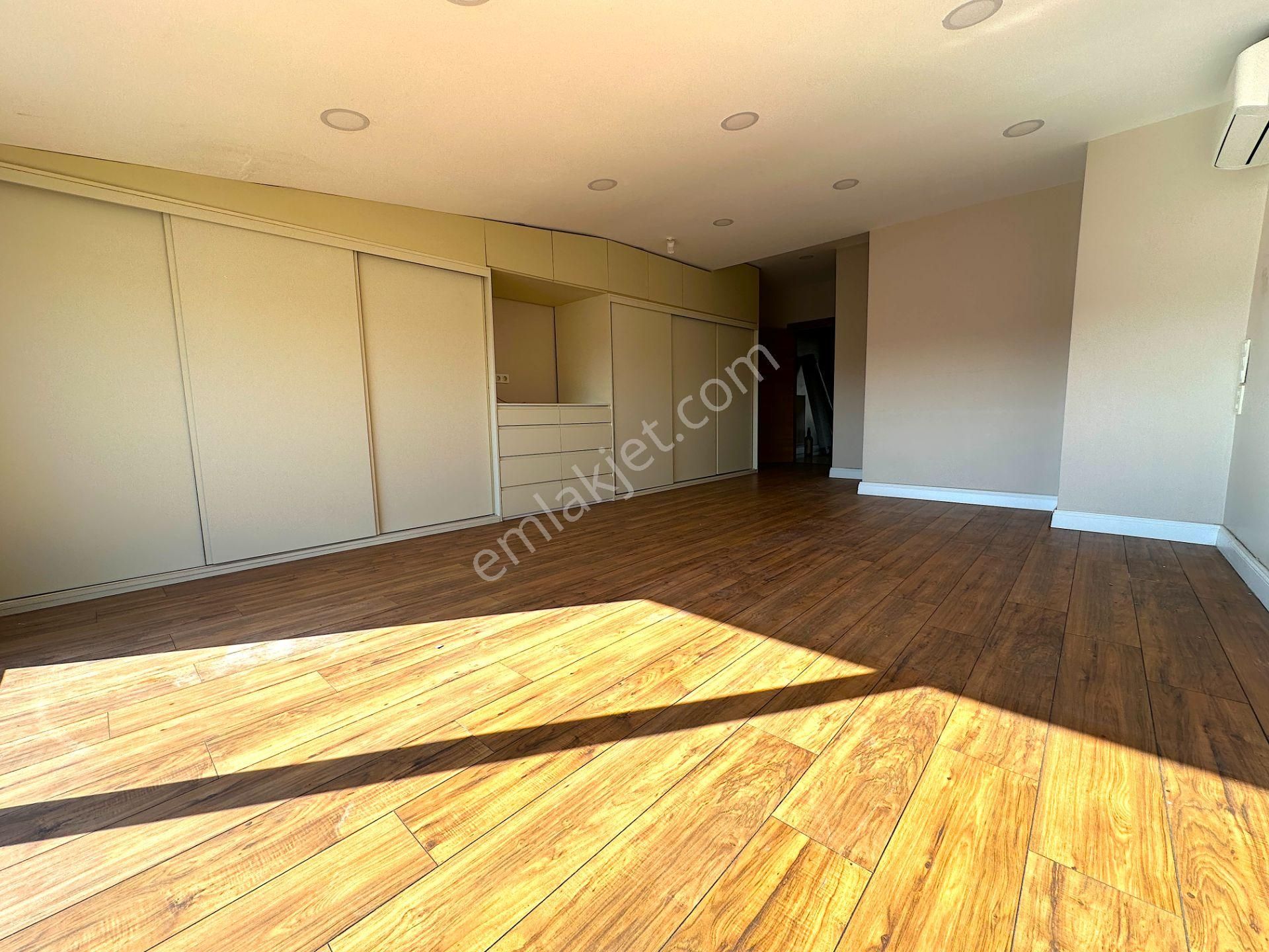 Bostanlı'da Teraslı Çok Geniş Satılık Lüks Dubleks Boş Daire - Görsel 28