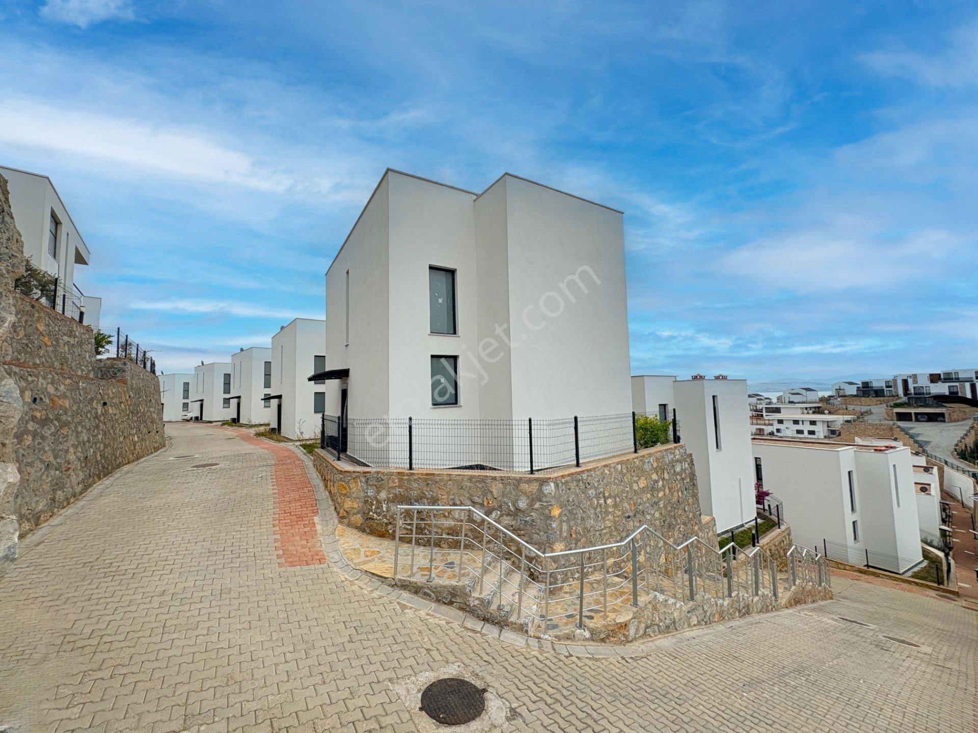 Kıyıkıışlacık'ta Deniz Manzaralı Atasayanlar 8 De Satılık Villa - Görsel 11