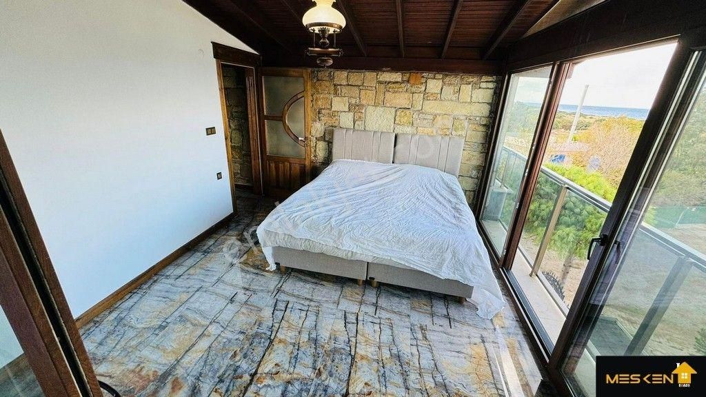 Didim Mavişehir'de Plaja Sıfır , Emsalsiz Orjinal Taş Villa - Görsel 12