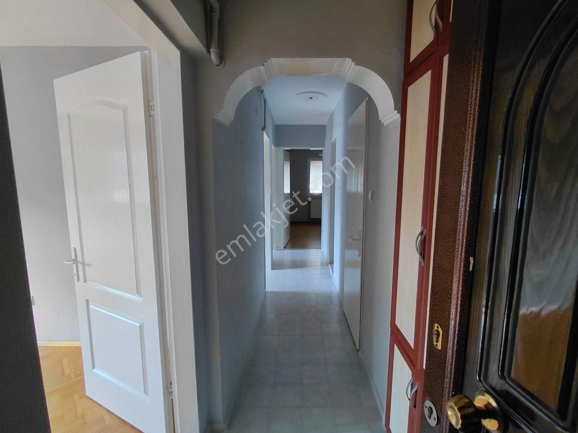 Bornova Evka4 Full Yapılı 2+1 Satılık Kapalı Mutfak Daire - Görsel 4