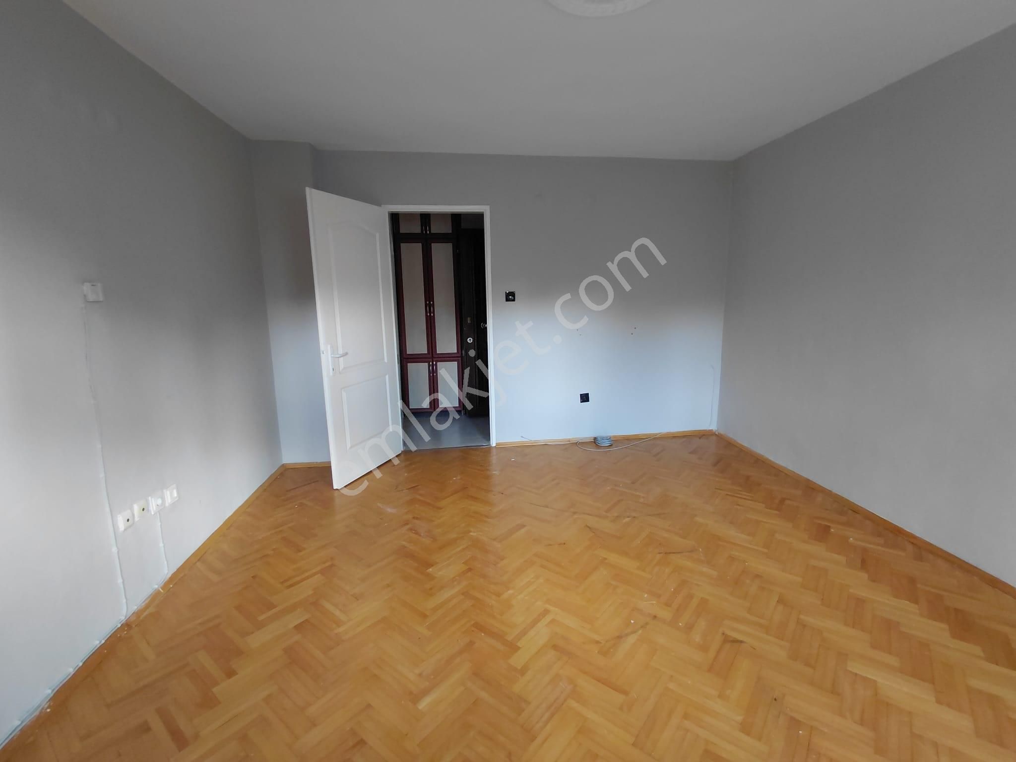 Bornova Evka4 Full Yapılı 2+1 Satılık Kapalı Mutfak Daire - Görsel 8