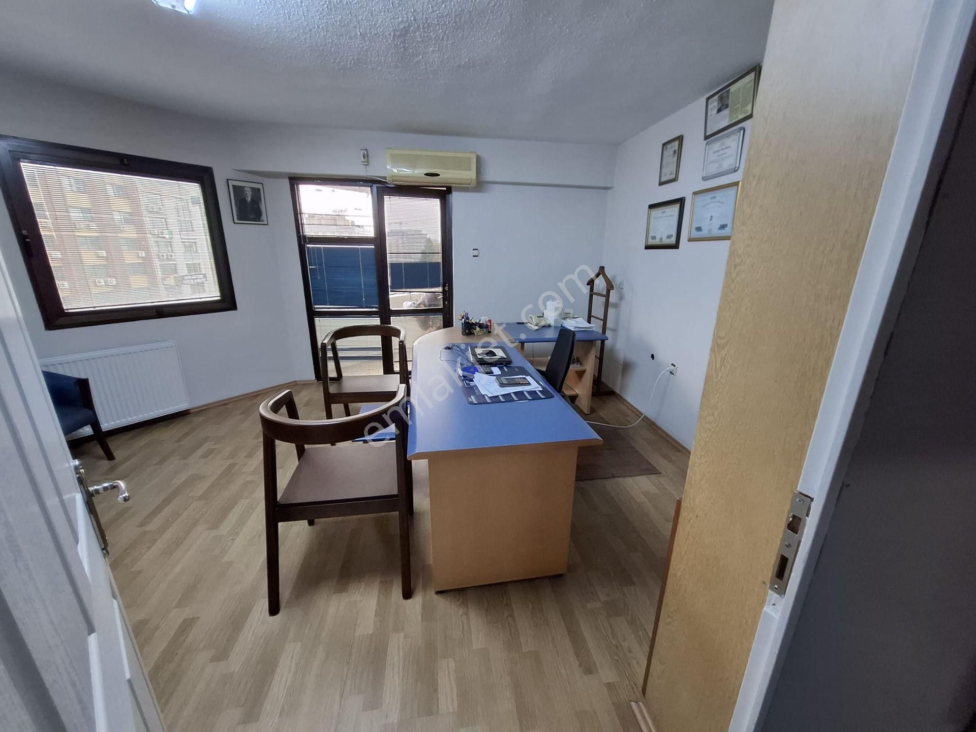 Basmane Kültürpark Bitişiğinde Yatırımlık Bakımlı Ofis - Görsel 14