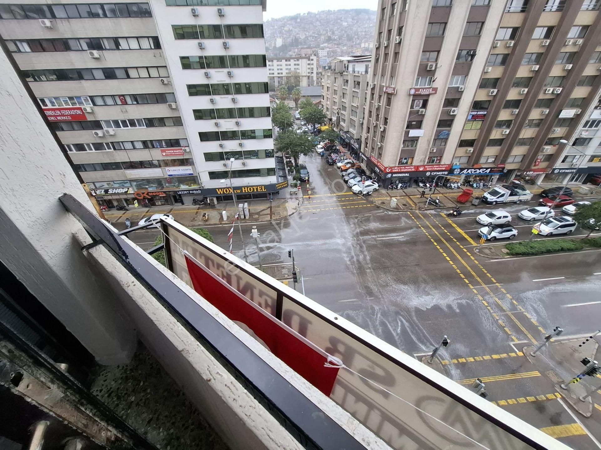 Basmane Kültürpark Bitişiğinde Yatırımlık Bakımlı Ofis - Görsel 25