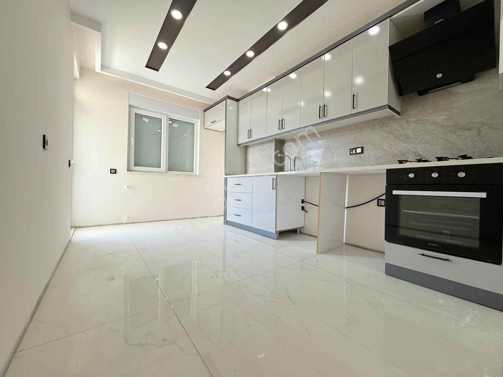 Varsak Aydoğmuşta Tranvaya Yurume Mesafesı Ebeveyn Banyolu 110m2