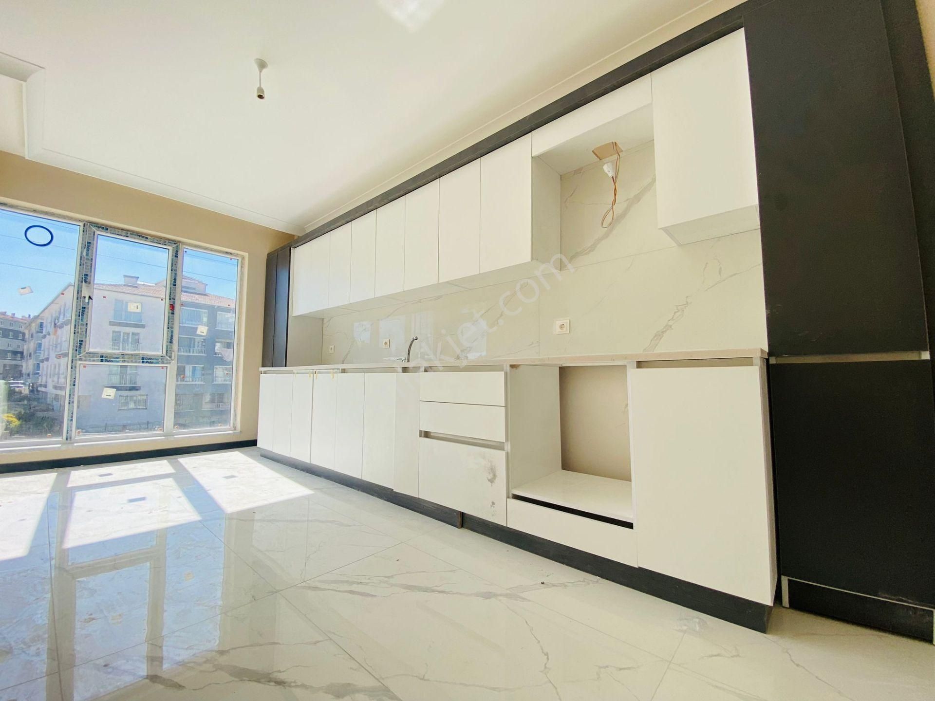 2.500.000 Kredili Öncephe İskanlı Merkezin Göbeğinde Fırsat 3+1 - Görsel 5