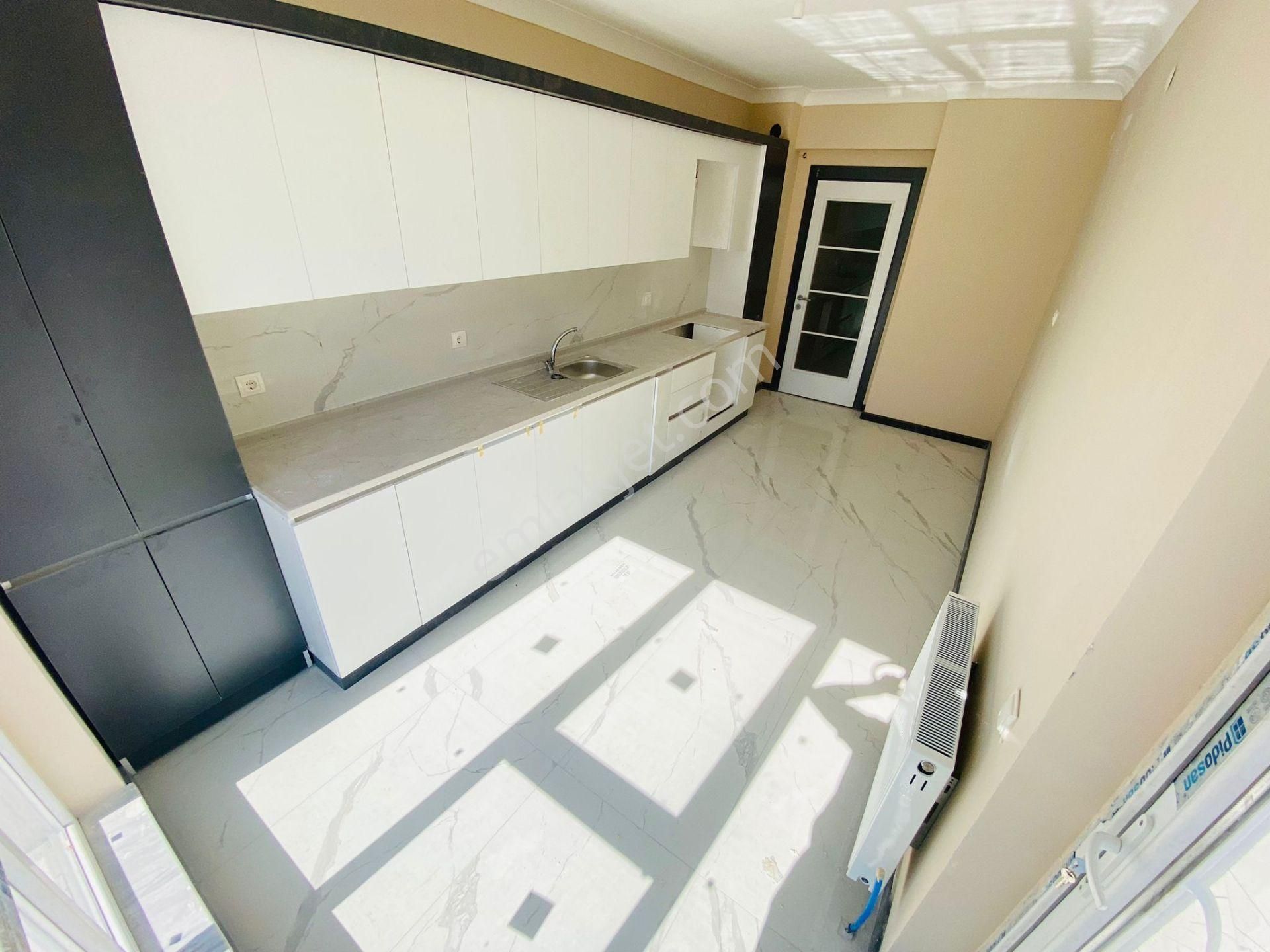 2.500.000 Kredili Öncephe İskanlı Merkezin Göbeğinde Fırsat 3+1