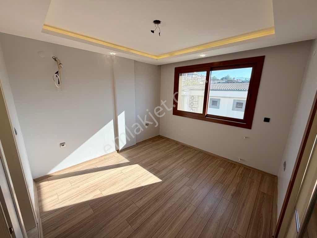 Deniz Manzaralı Ve Doğa İçinde Bakımlı Villa - Görsel 26