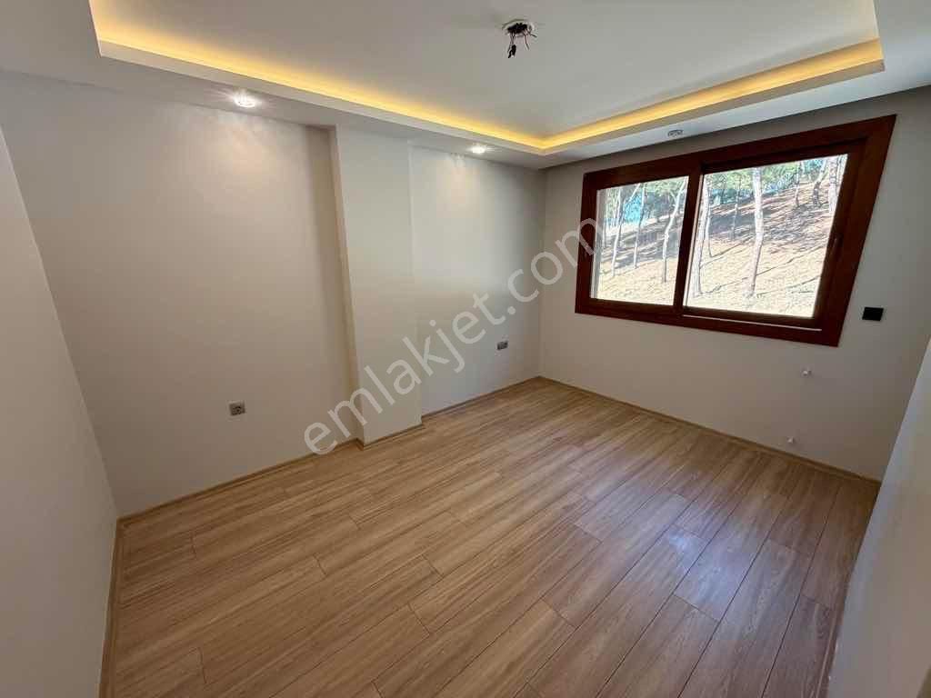 Deniz Manzaralı Ve Doğa İçinde Bakımlı Villa - Görsel 27