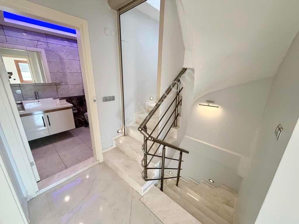 Deniz Manzaralı Ve Doğa İçinde Bakımlı Villa - Görsel 21