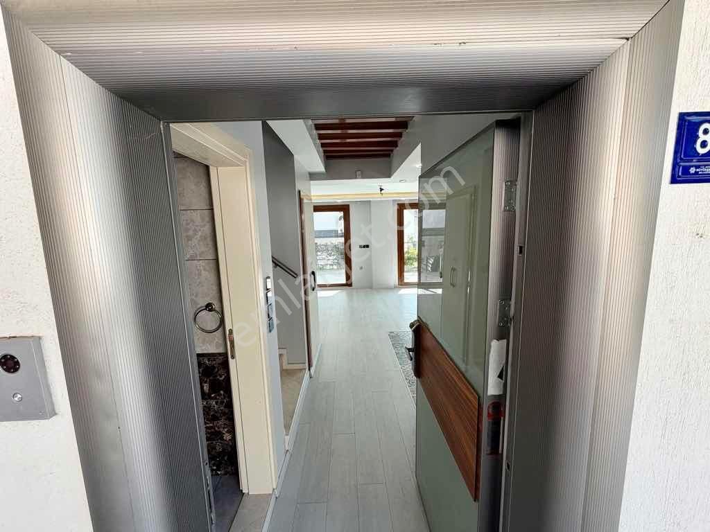 Deniz Manzaralı Ve Doğa İçinde Bakımlı Villa - Görsel 13